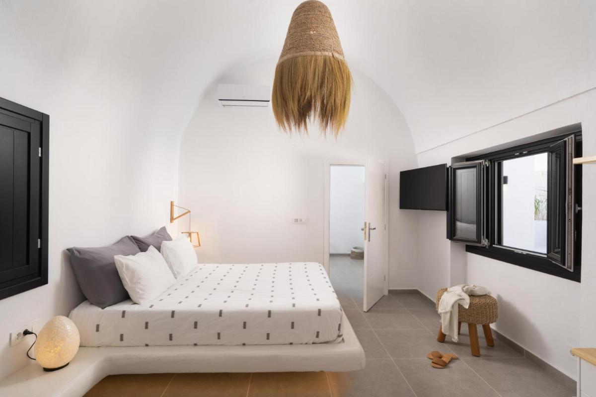 Villa Rosaviglia Oia with Hot Tub photo 2