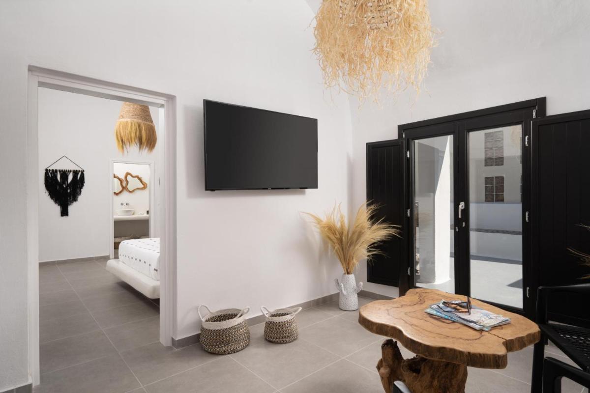 Villa Rosaviglia Oia with Hot Tub photo 4