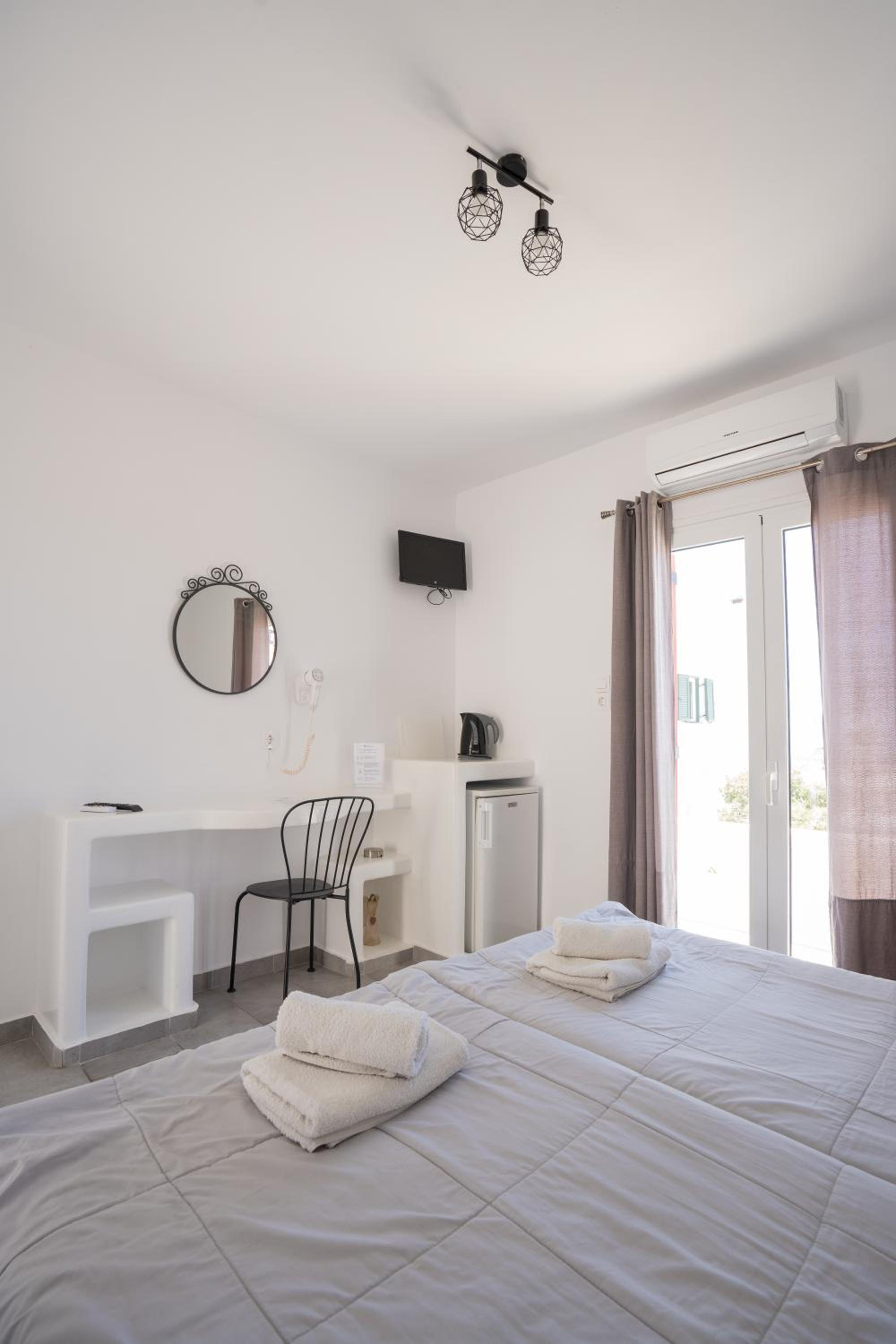 Zisis Pension