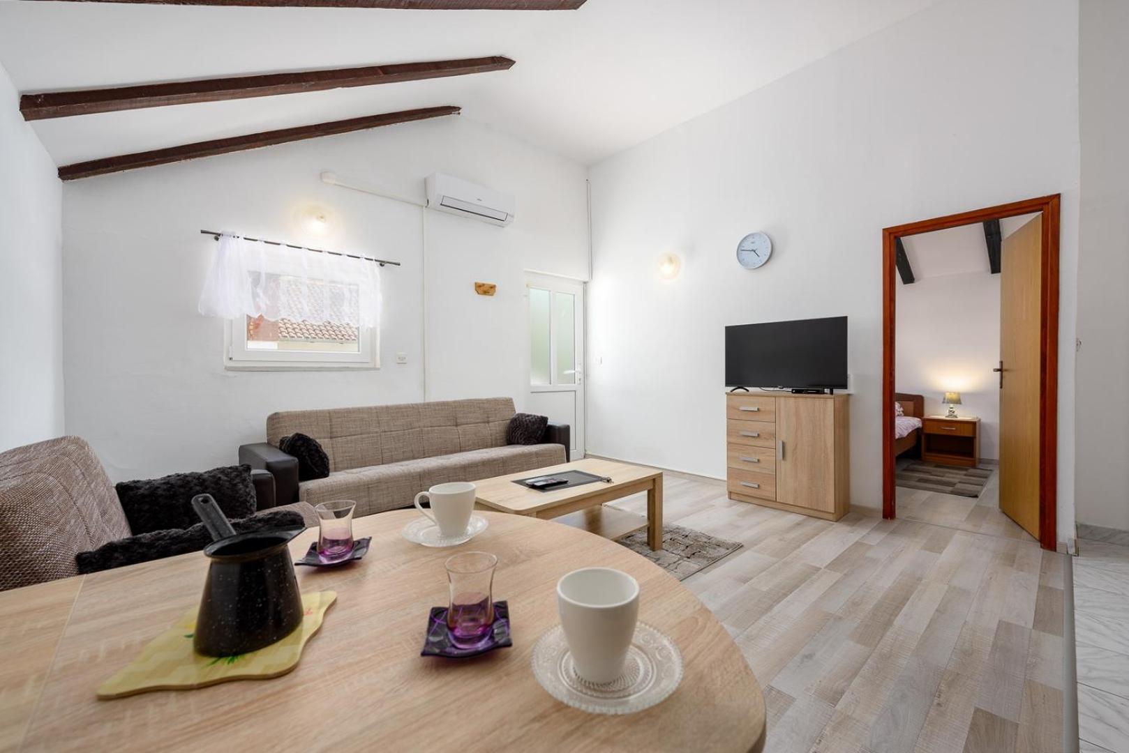 AMORE house with apartment view 5