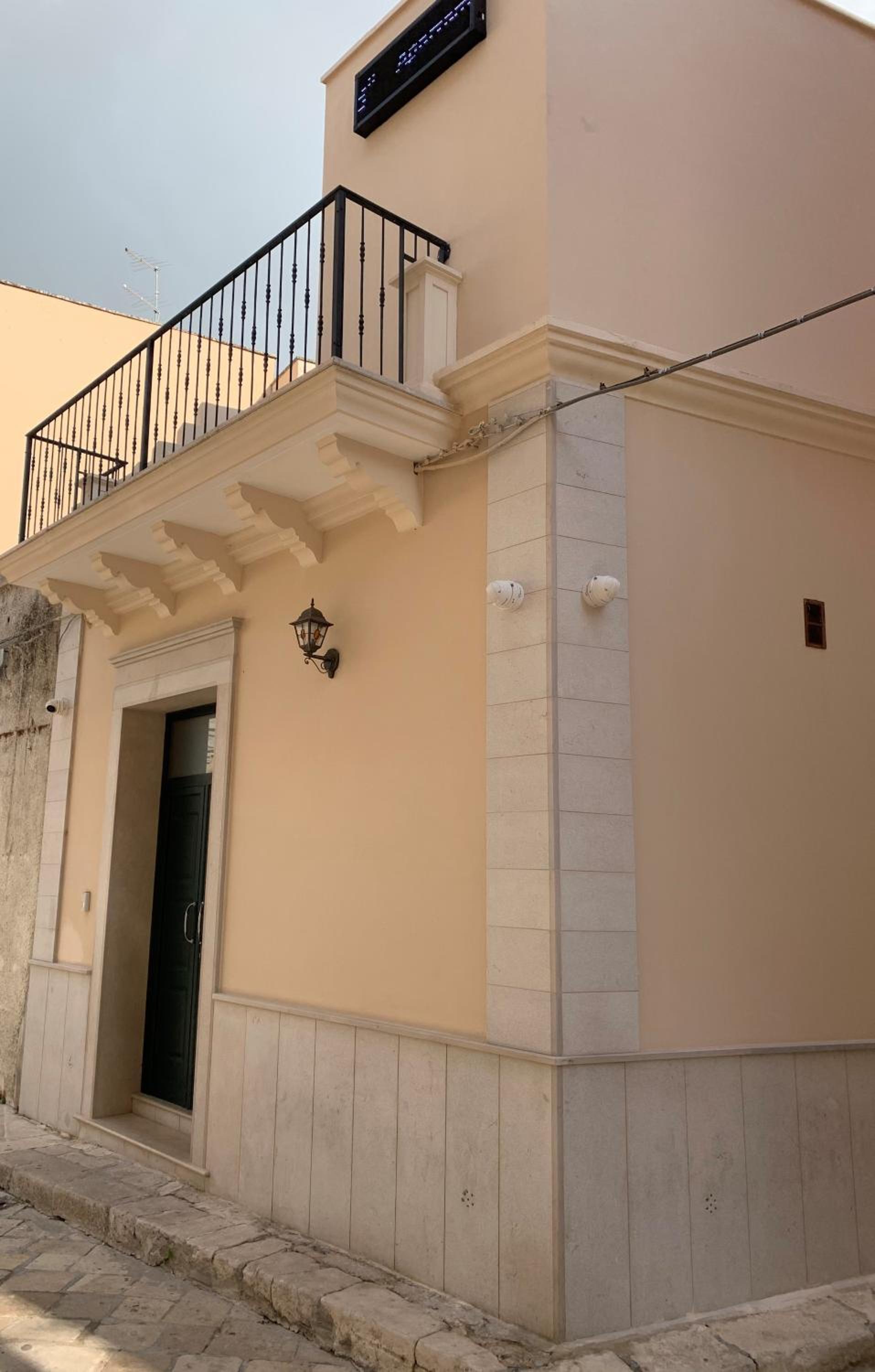 Apartment Piazza del Popolo view 2