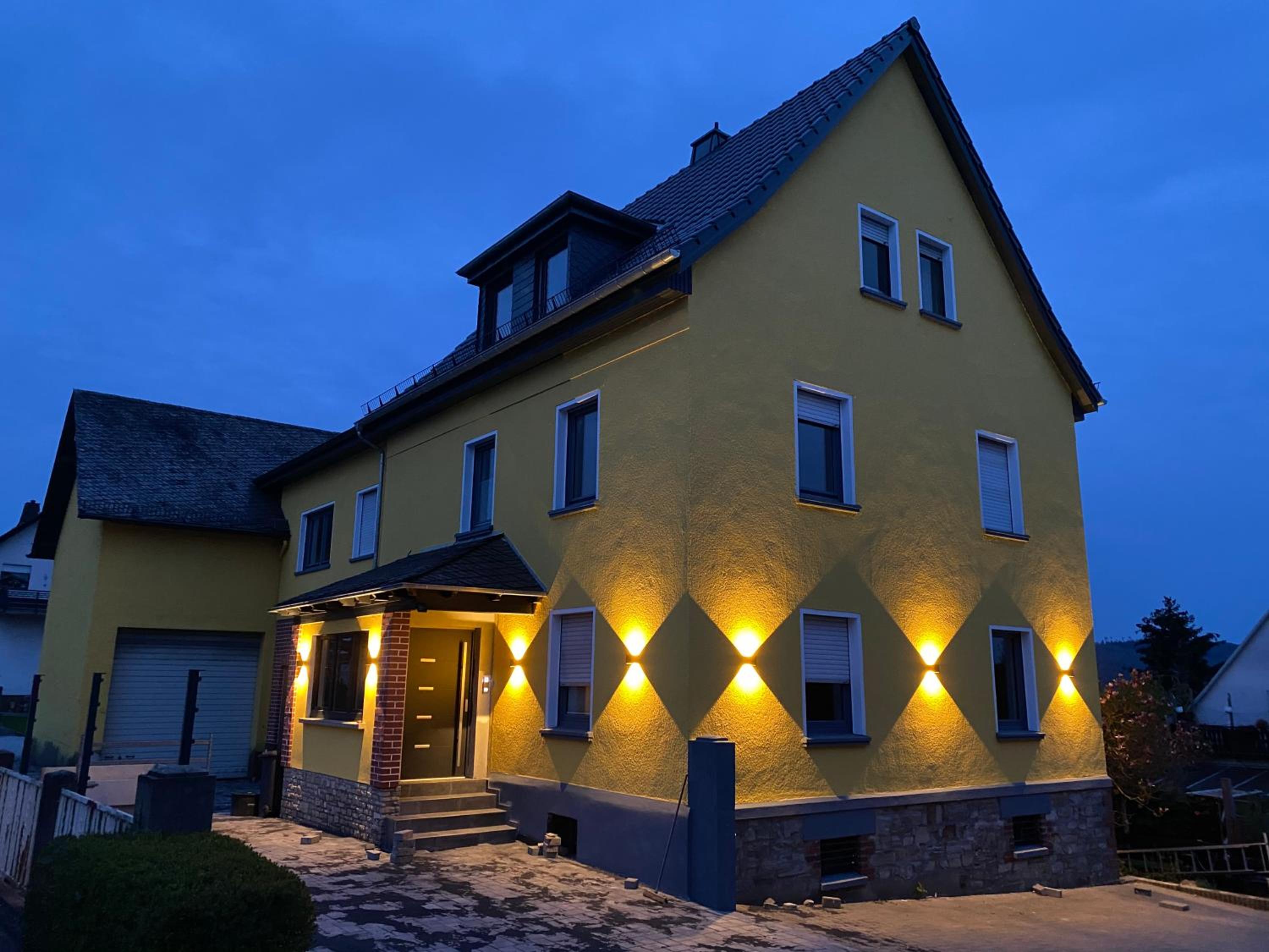 Große Ferienwohnung mit Parkplätzen und Top Ausstattung - nur 15 min bis Koblenz
