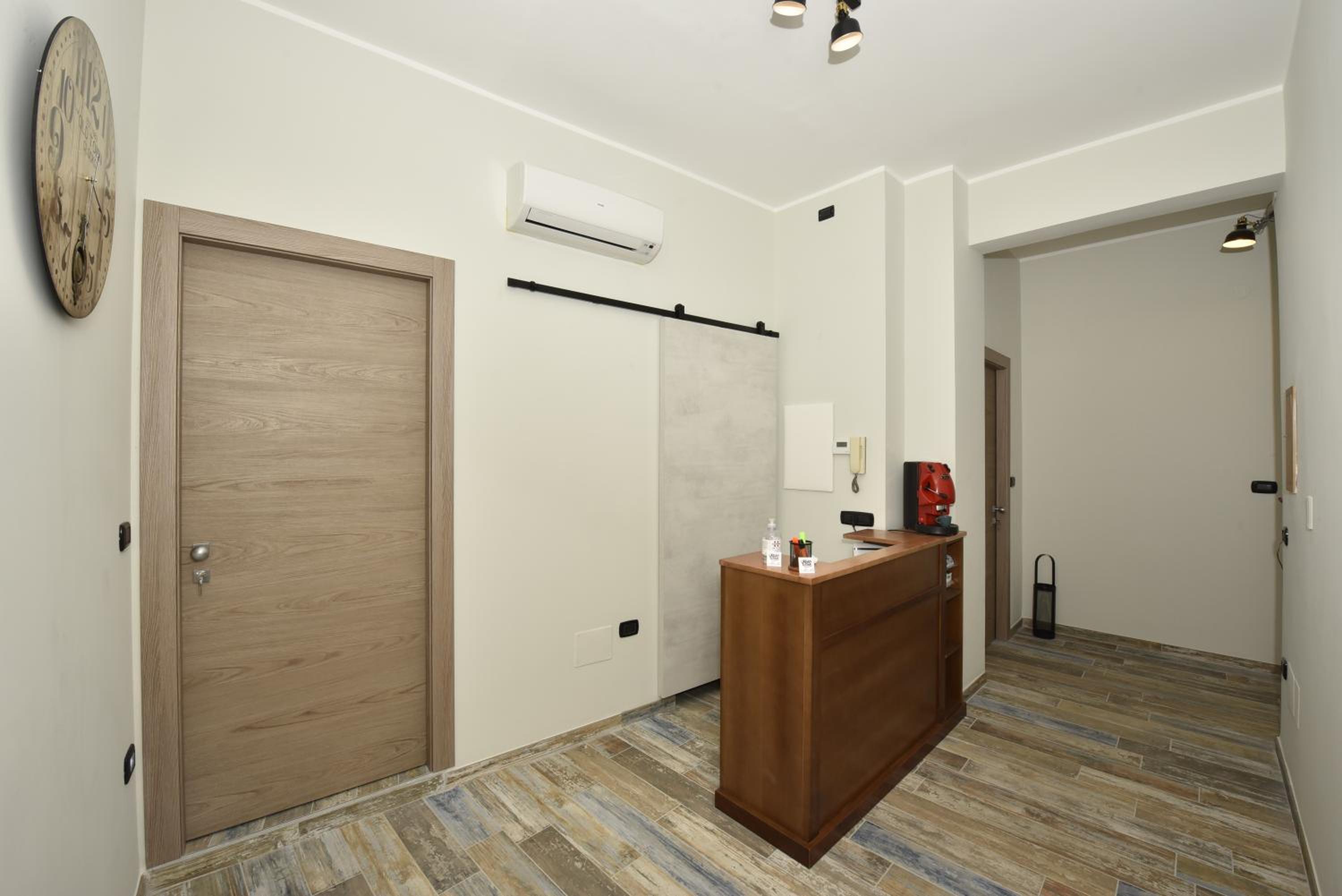 Hotel Urban Rooms Salerno - Image 1