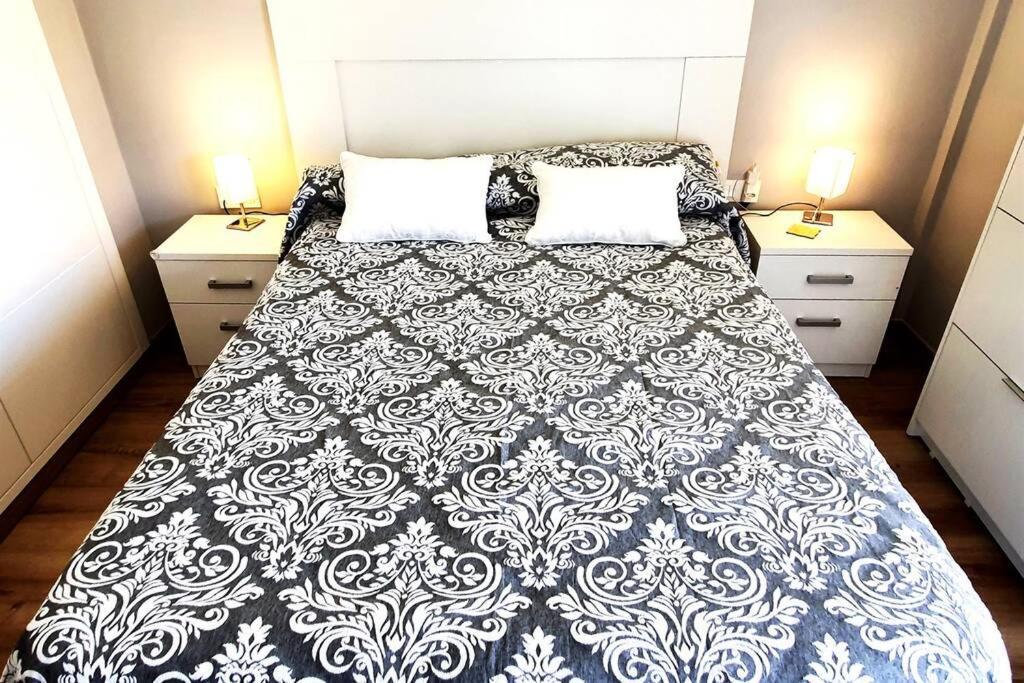 Modern Two Bedroom Apartment in Marbella Centre view 3
