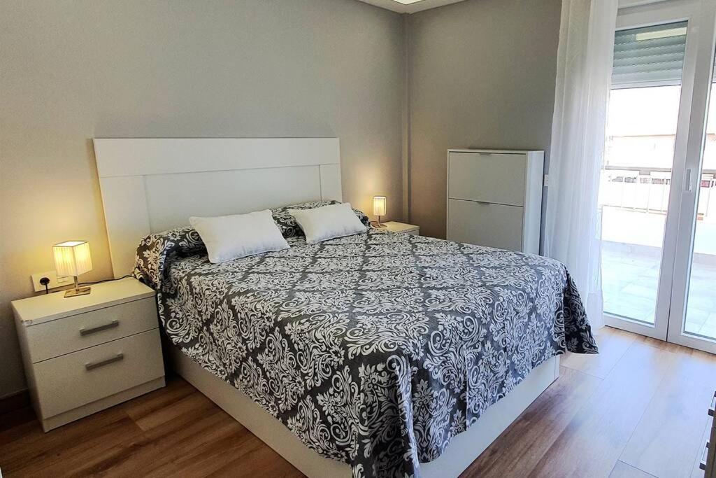 Modern Two Bedroom Apartment in Marbella Centre view 5