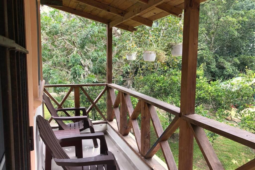 Acogedora Casa Rural en plena naturaleza frente al Río con piscina Bonao