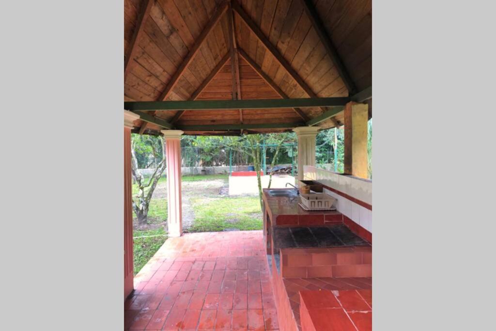 Acogedora Casa Rural en plena naturaleza frente al Río con piscina Bonao