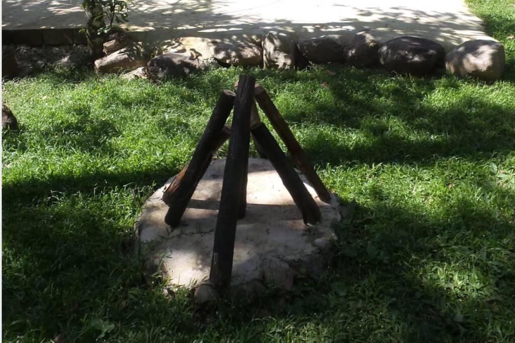 Acogedora Casa Rural en plena naturaleza frente al Río con piscina Bonao