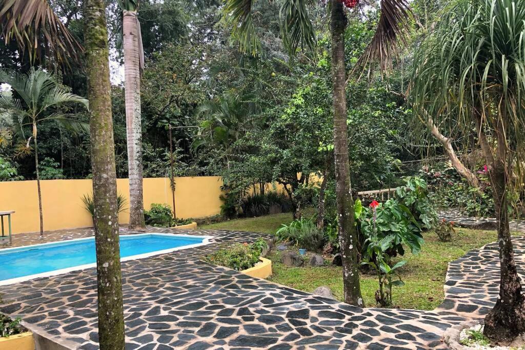 Acogedora Casa Rural en plena naturaleza frente al Río con piscina Bonao