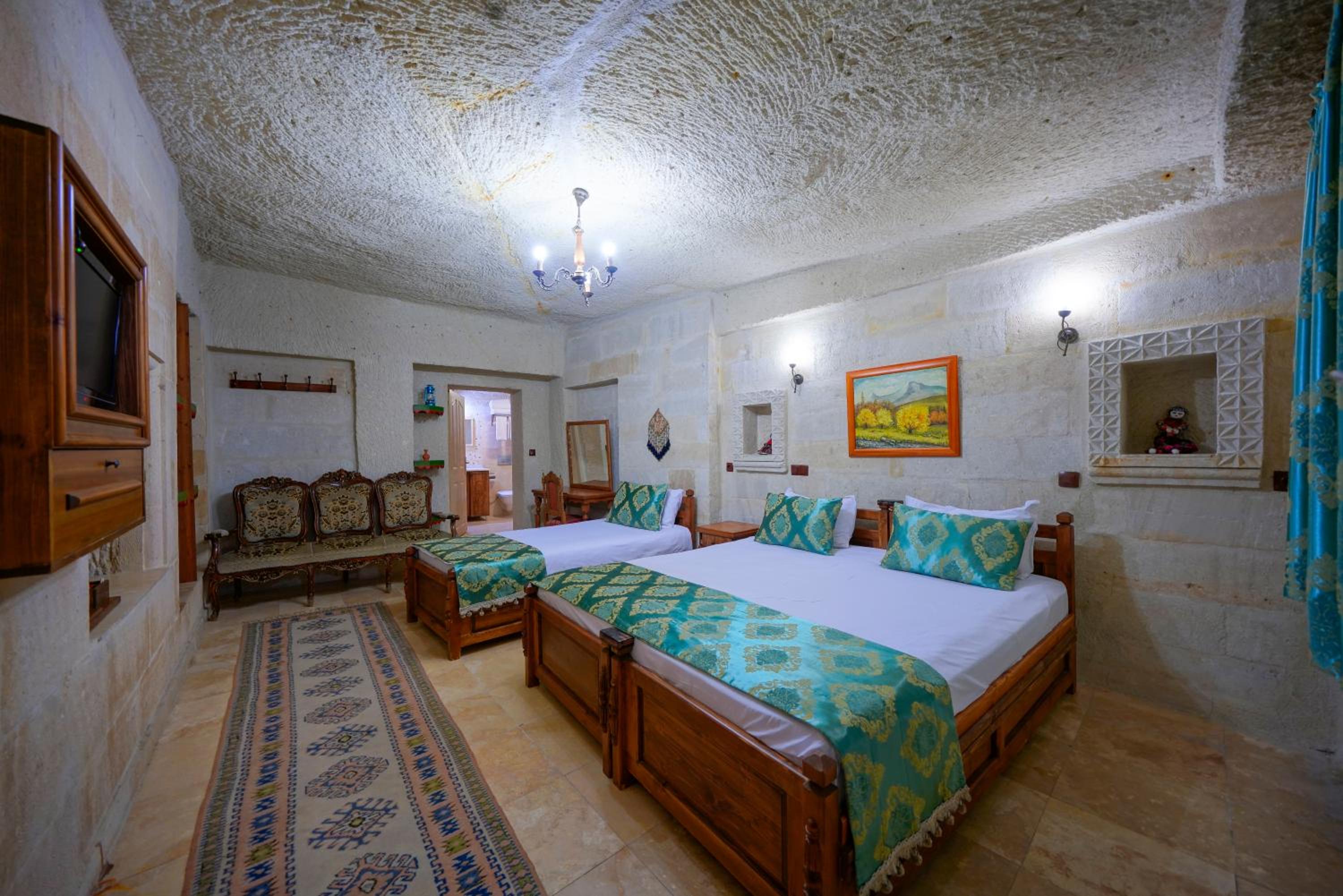 Elysee Cave House - Image 143