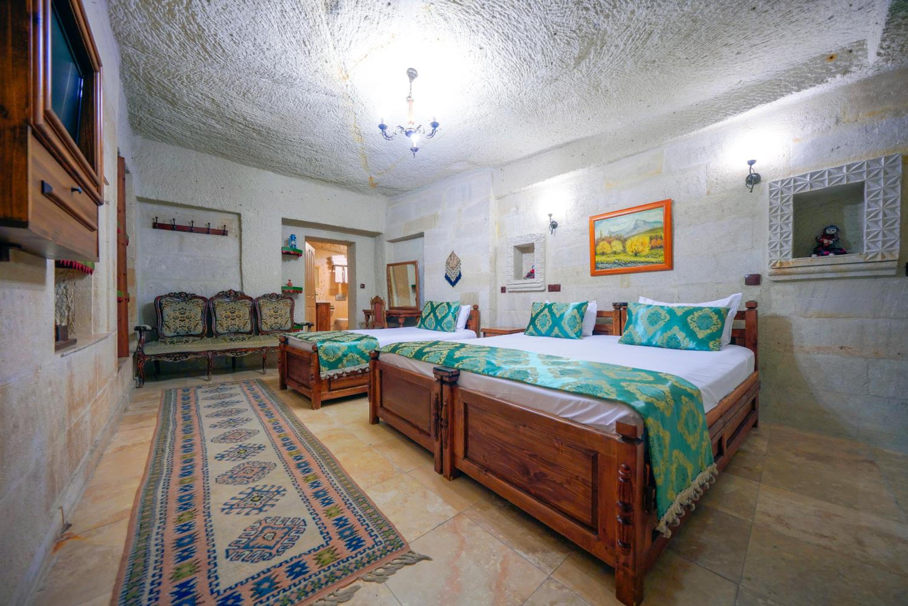 Elysee Cave House - Image 60