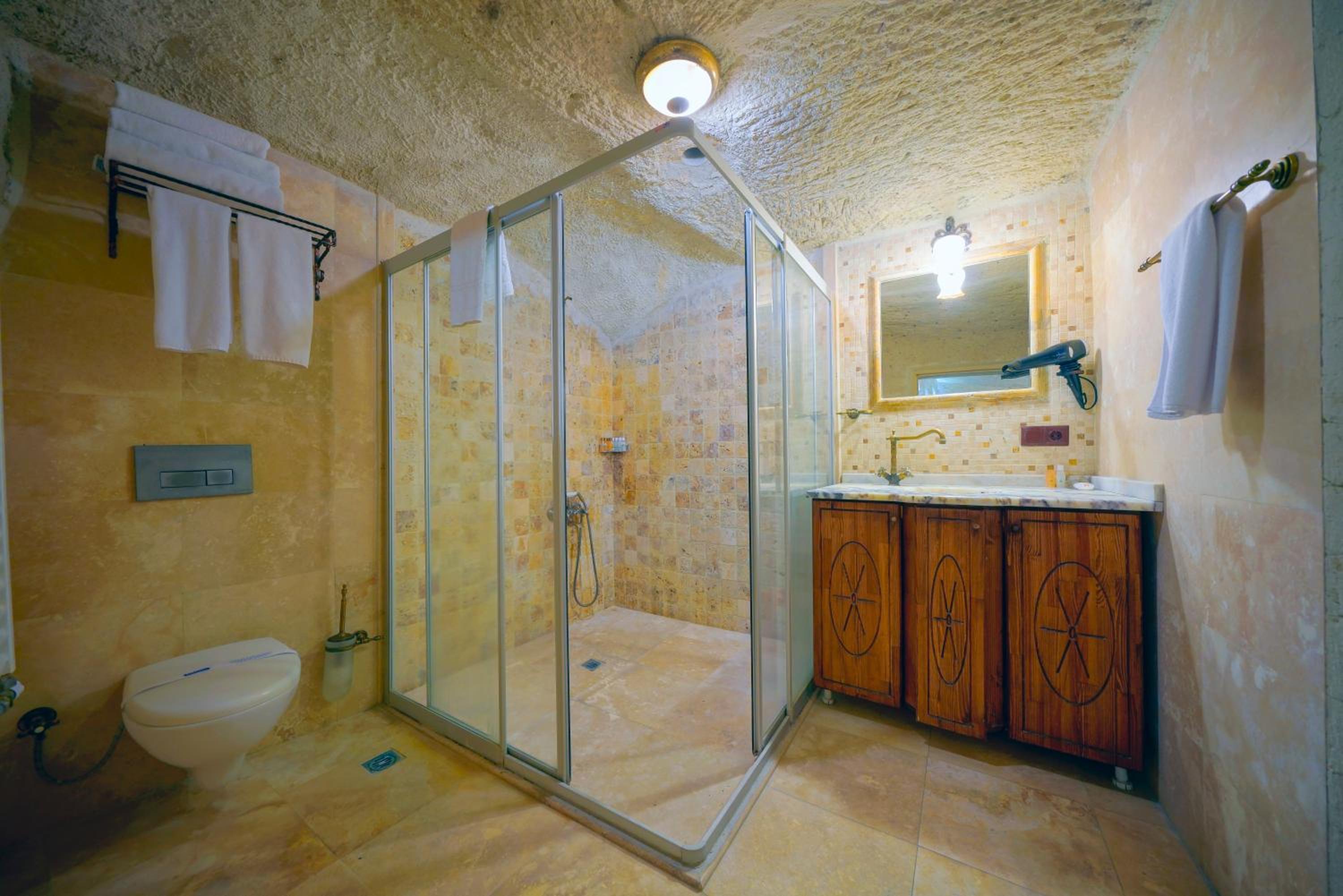 Elysee Cave House - Image 65