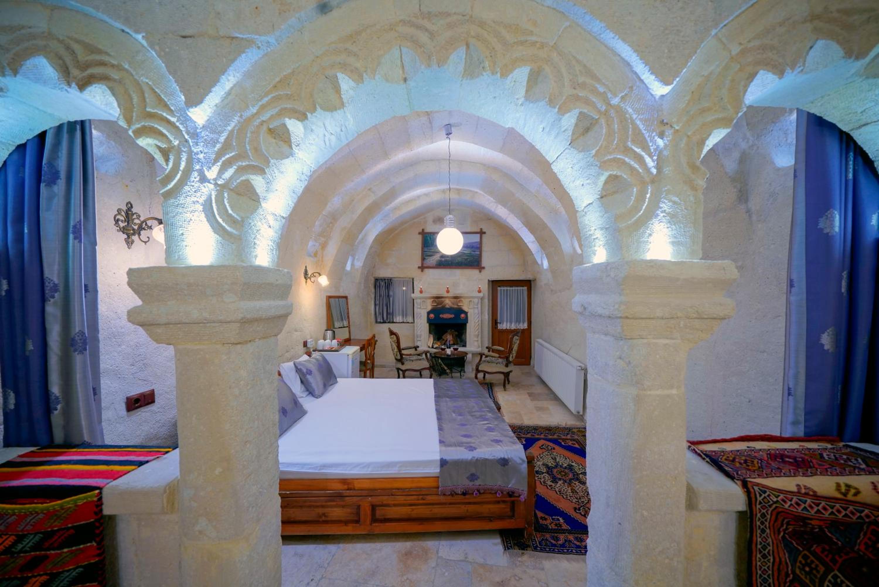 Elysee Cave House - Image 62