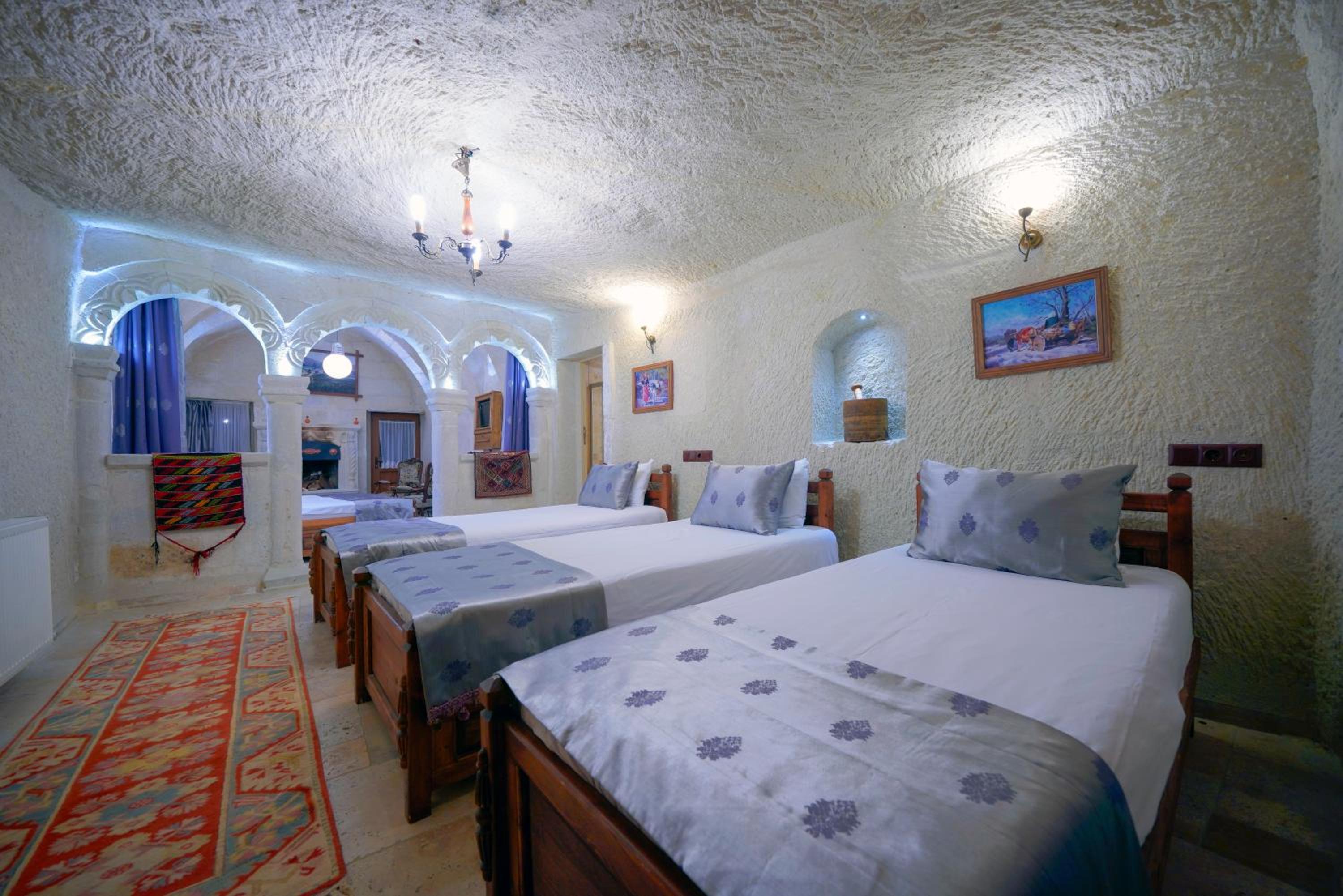 Elysee Cave House - Image 61