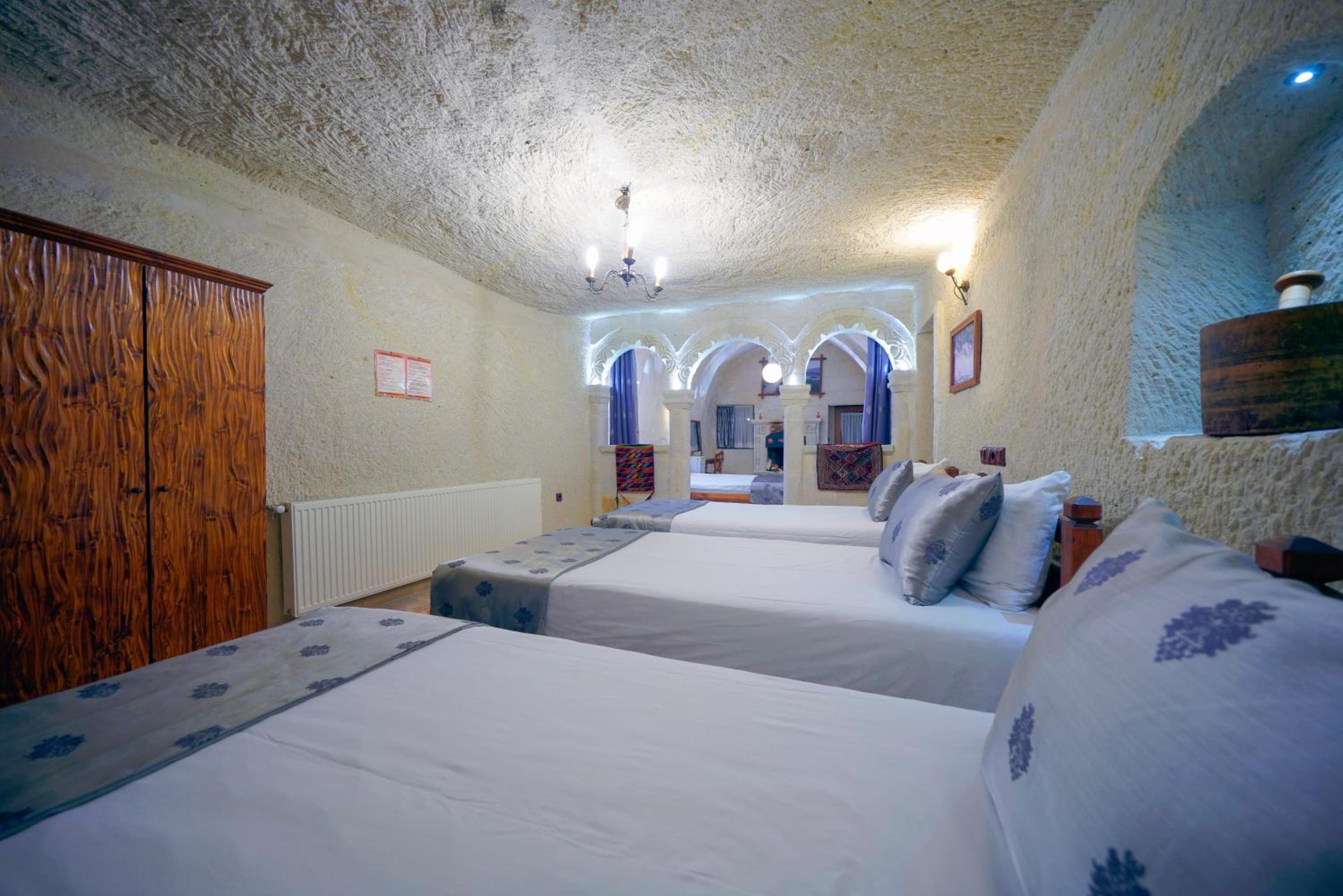 Elysee Cave House - Image 63