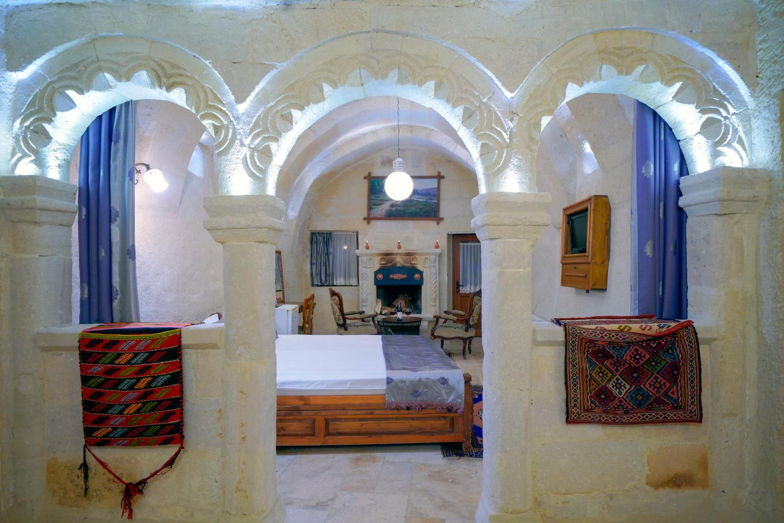 Elysee Cave House - Image 148