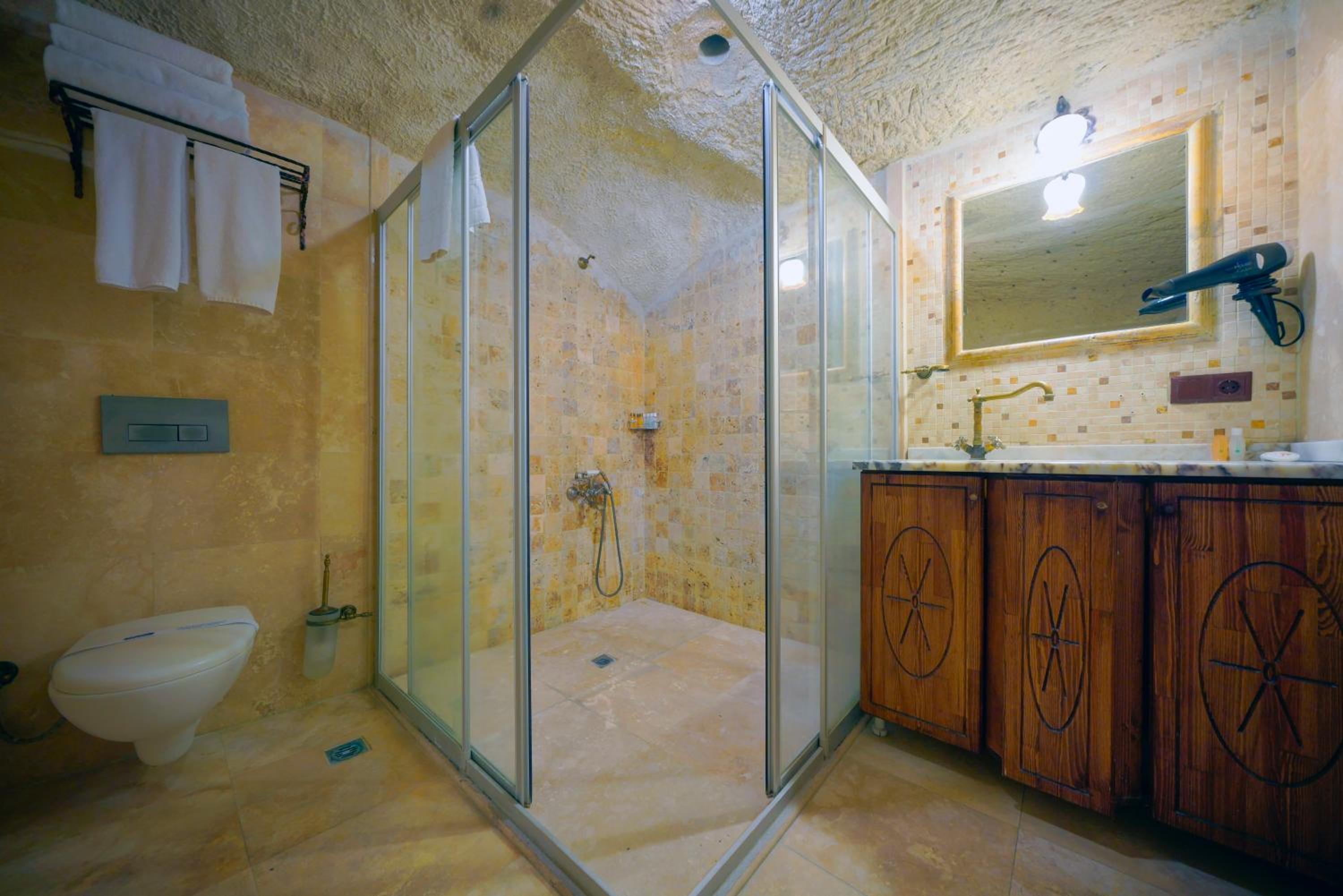 Elysee Cave House - Image 67