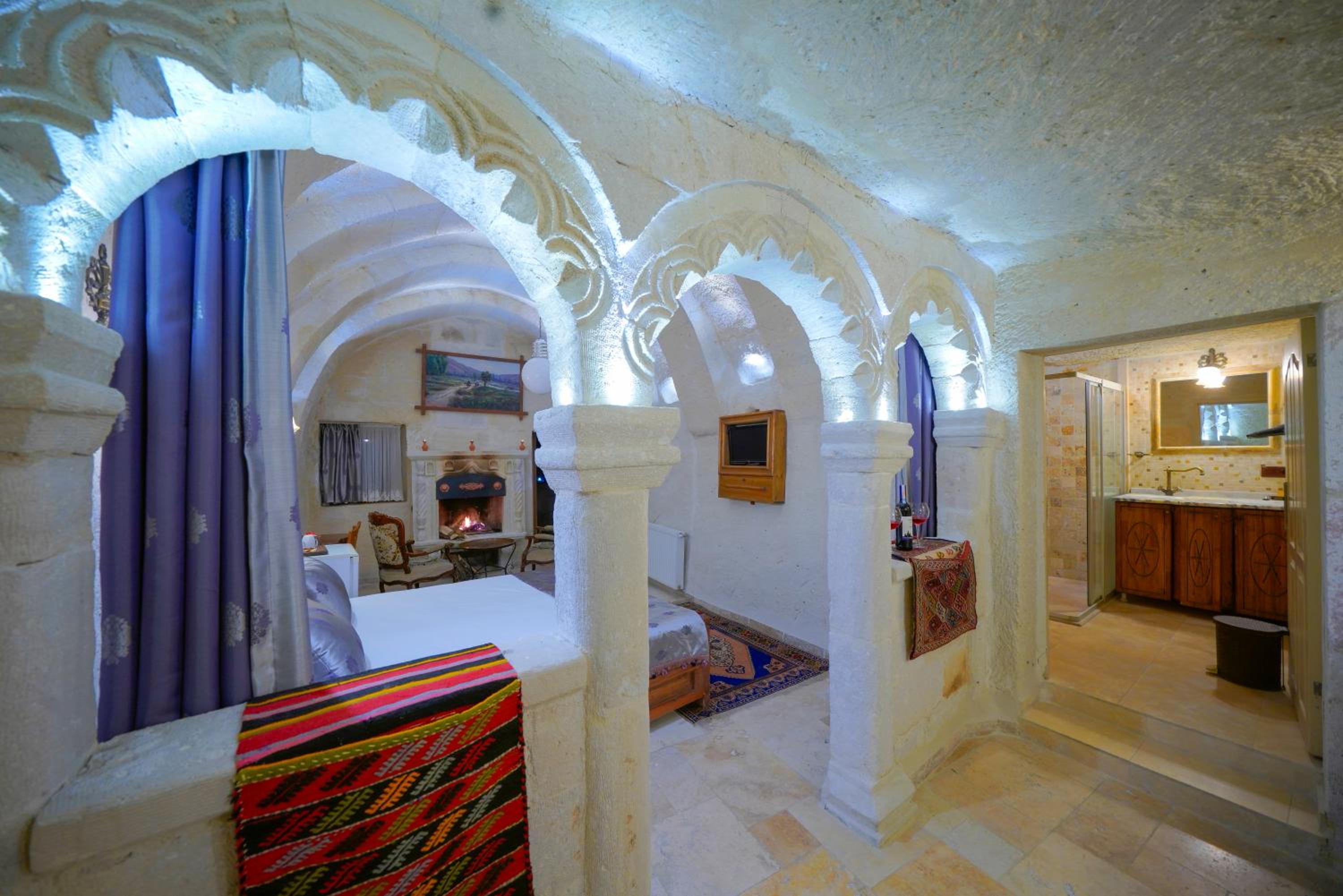 Elysee Cave House - Image 151