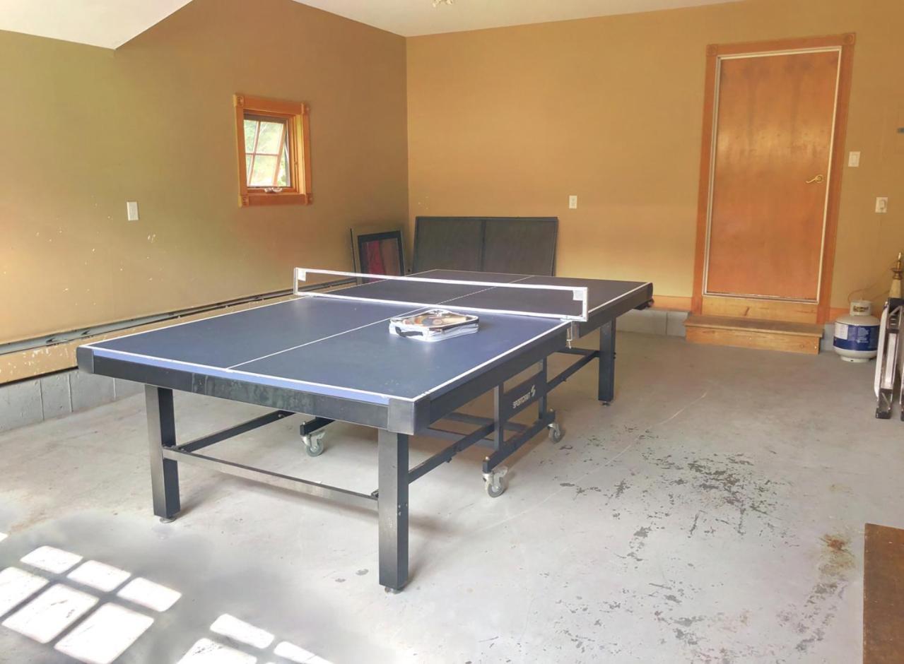 P5 Ski-in Ski-out rare find Presidential View single family with garage pool table ping pong