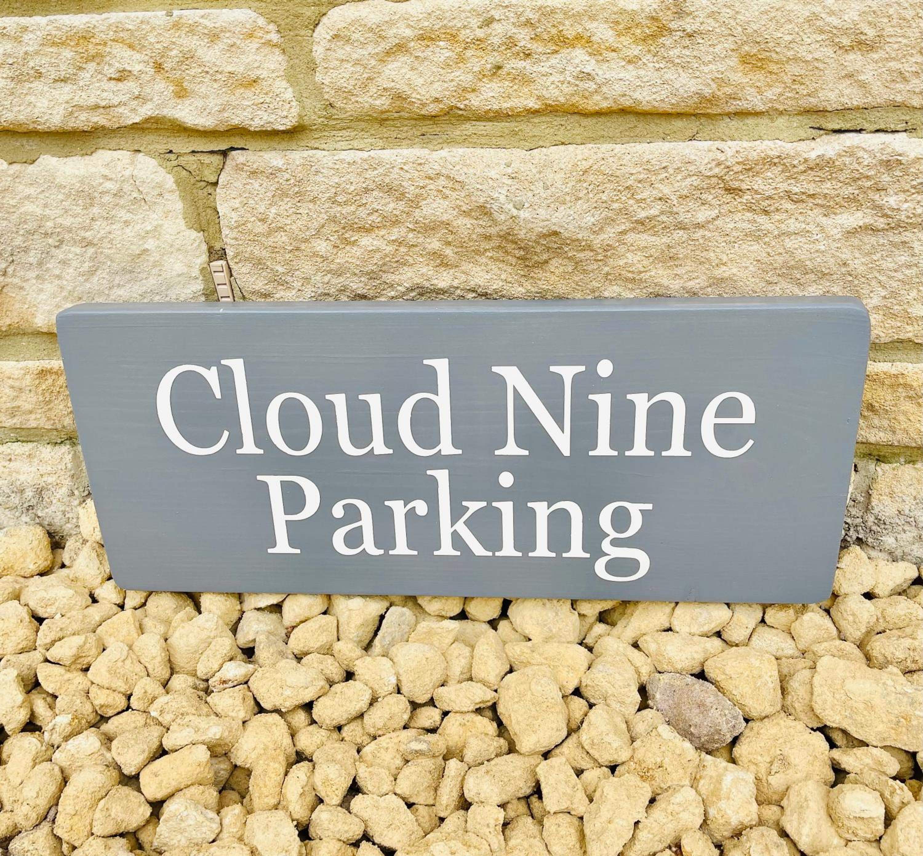 Cotswold Chic Retreats "Cloud Nine" Central Chipping Campden-Parking-Garden view 2