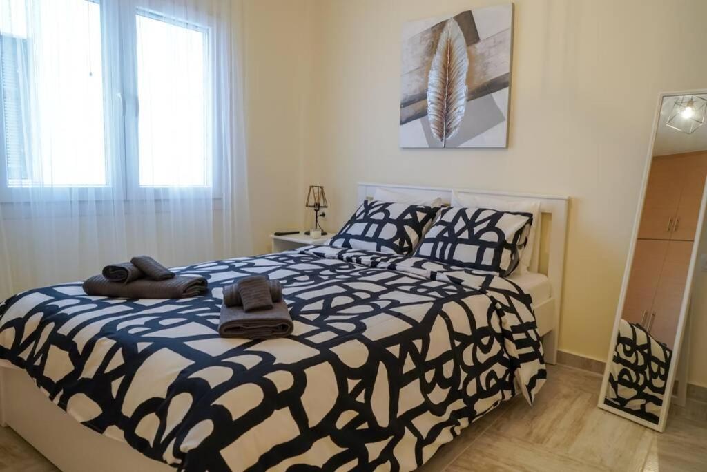 Modern apartment in the city center photo 5