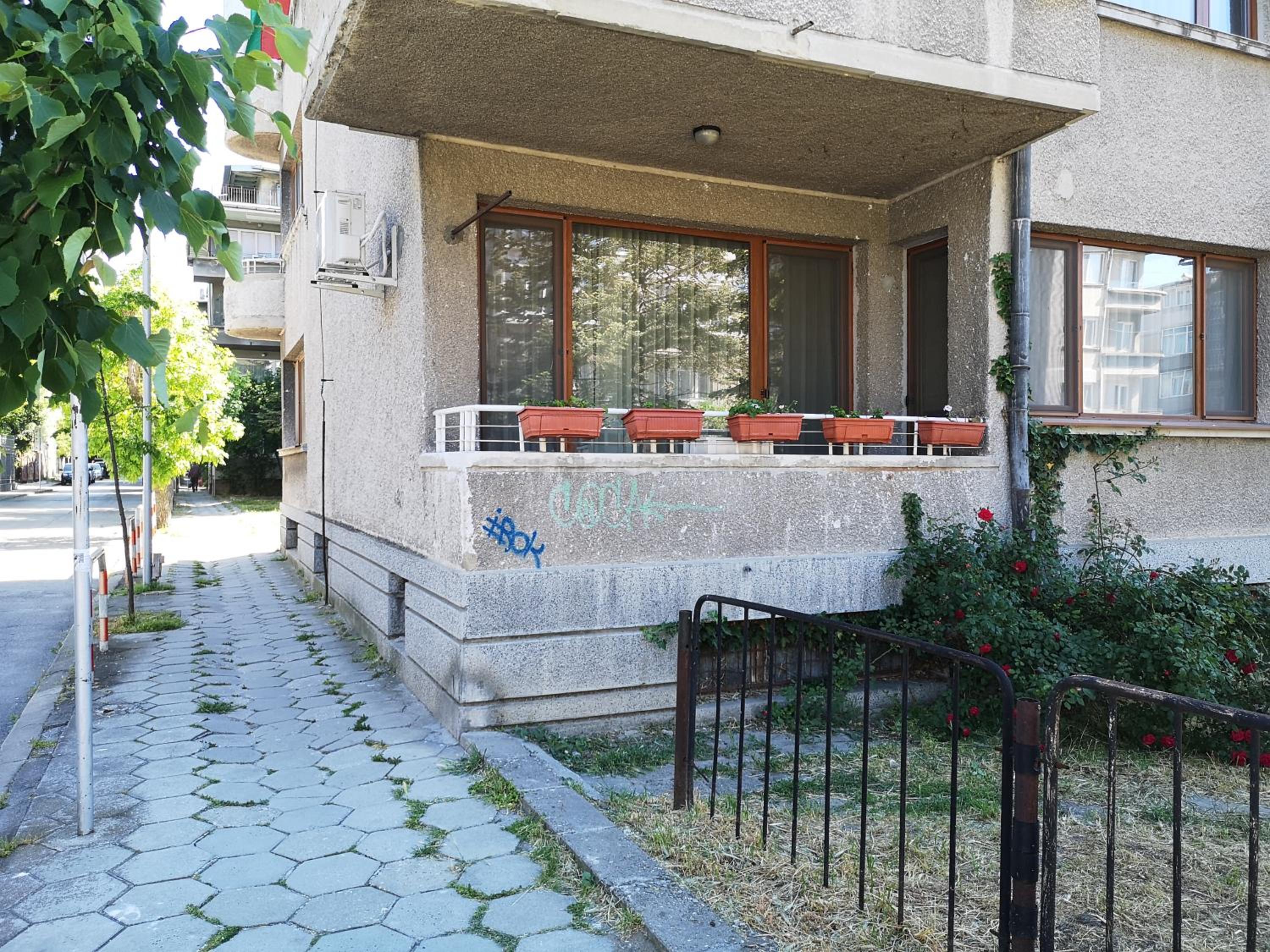 Central Varna Apartment - Lets4Holiday view 4