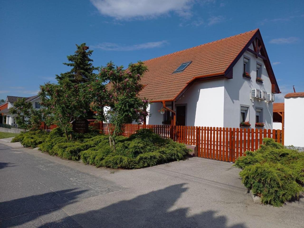Kertész Apartmanok