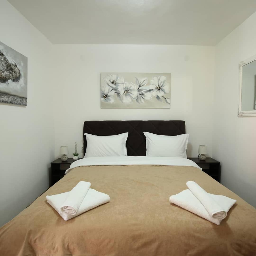 Apartments & Dream Rooms view 2