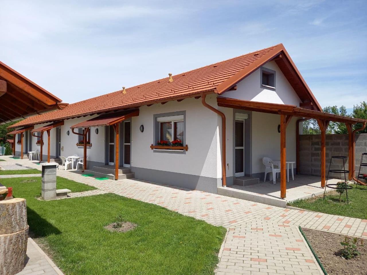 Kertész Apartmanok