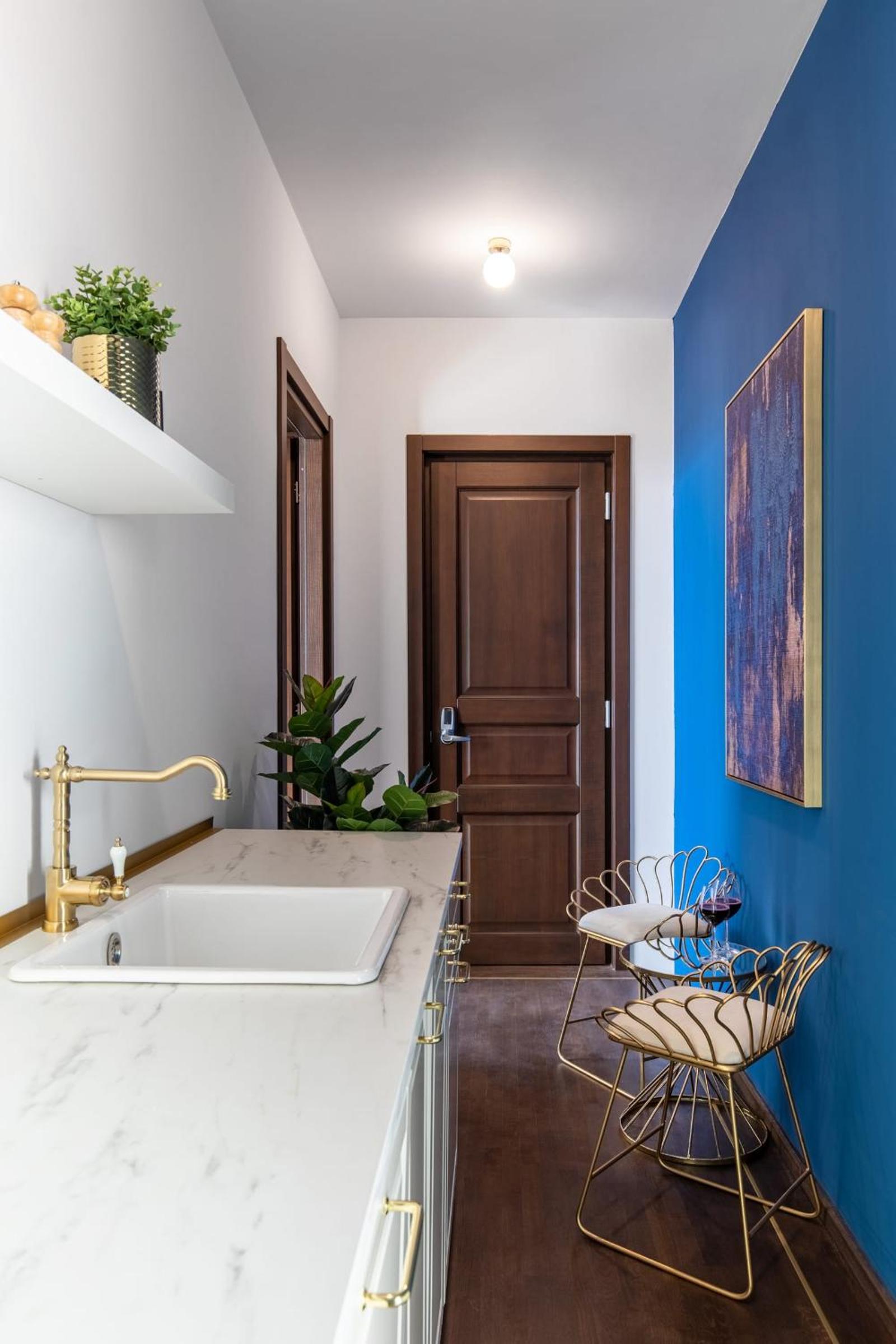 HOLT Old Town One Bedroom Apartments