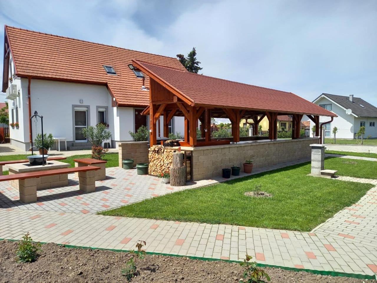 Kertész Apartmanok