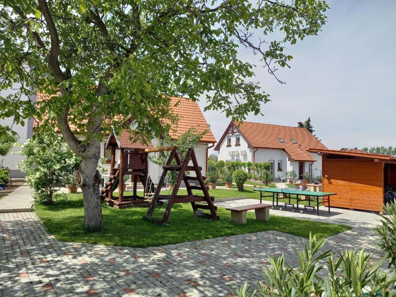 Kertész Apartmanok