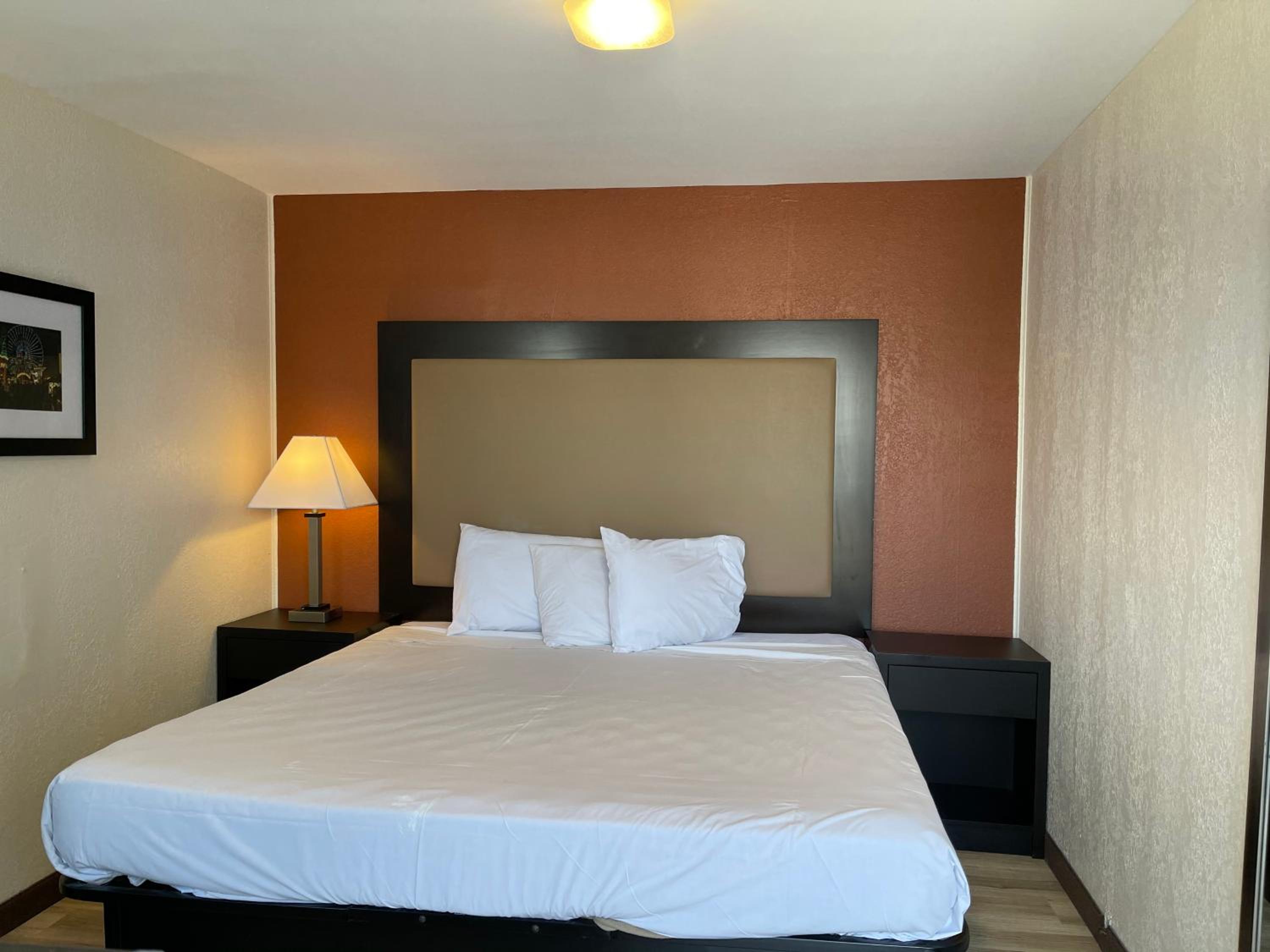 Wildwood Inn Hotel Beach & Boardwalk