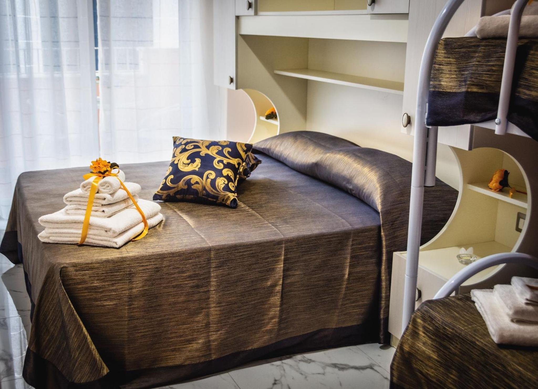 Le colonne en Racale — hotel room