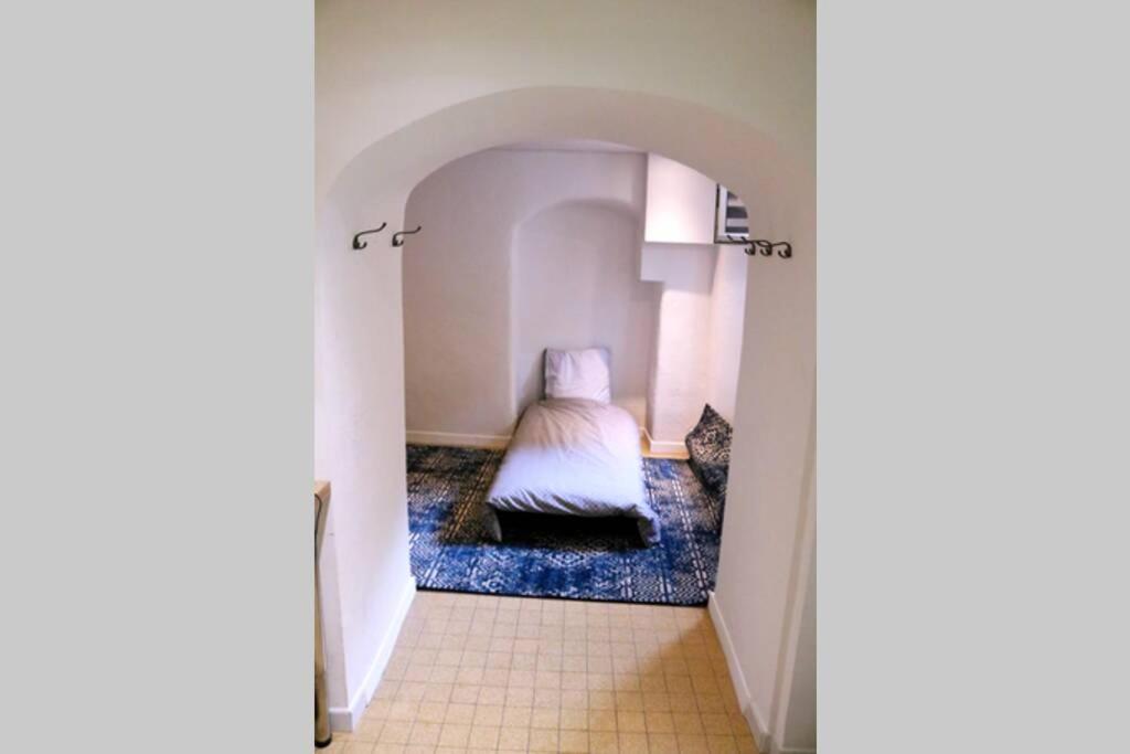 Charming and Modern Cave in the Heart of the Port photo 5