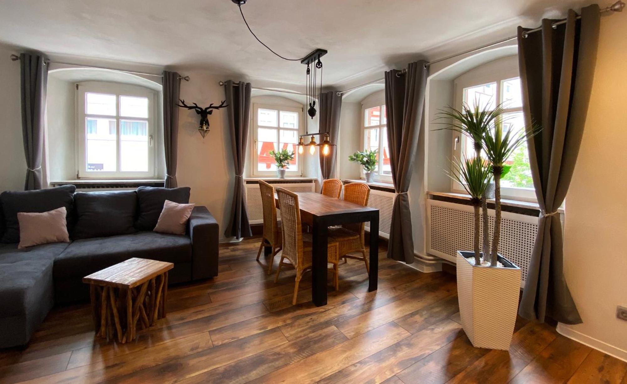 Appartement Schlossberg, Gasthaus Hirsch