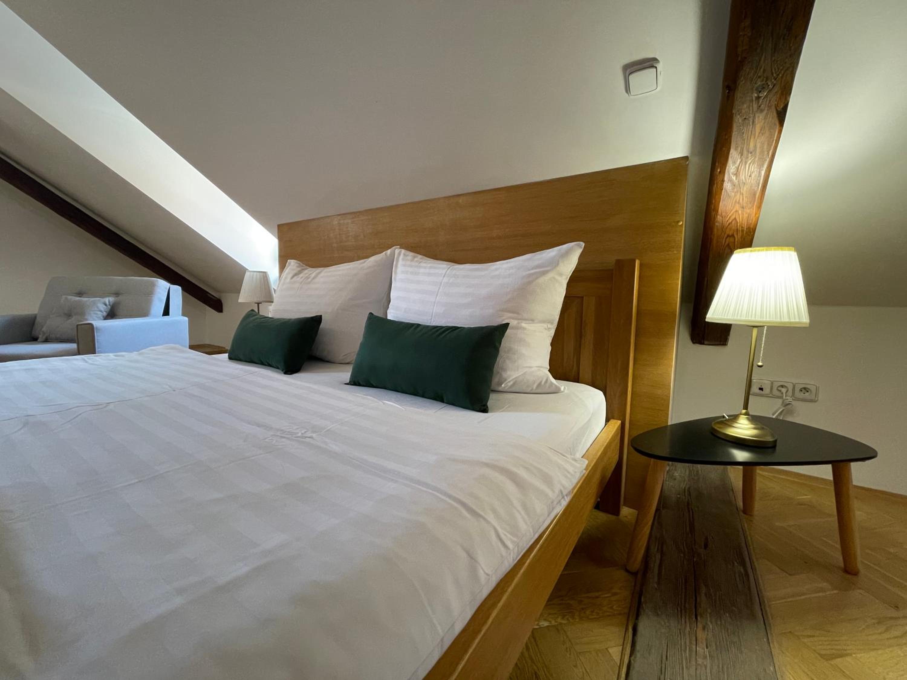 White Swan Boutique Apartments