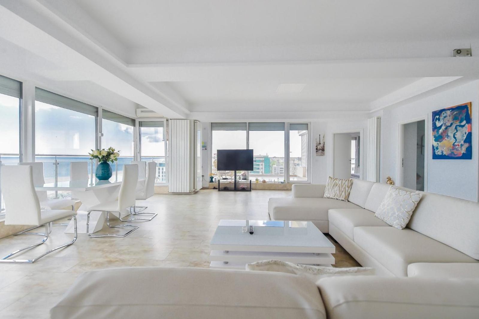 Sea View Penthouse Mamaia