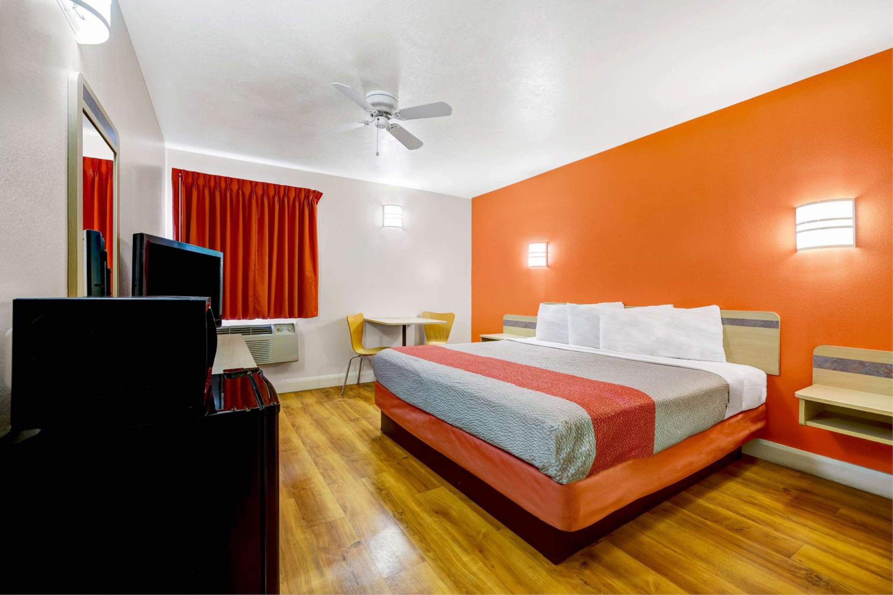 Beaver Vacations - Motel 6-Beaver, UT - Property Image 4