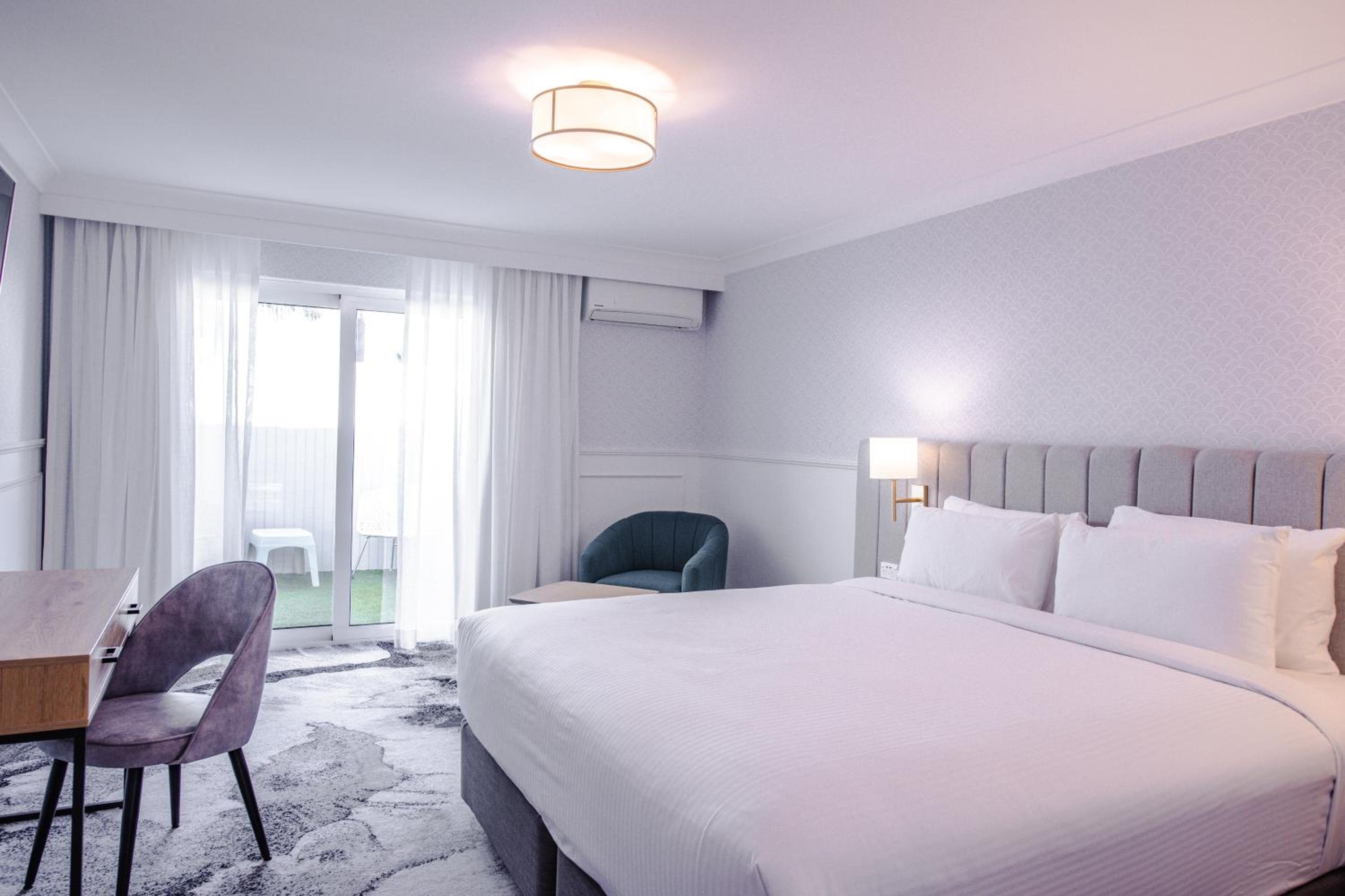Wollongong Vacations - Comfort Inn Towradgi Beach - Property Image 3