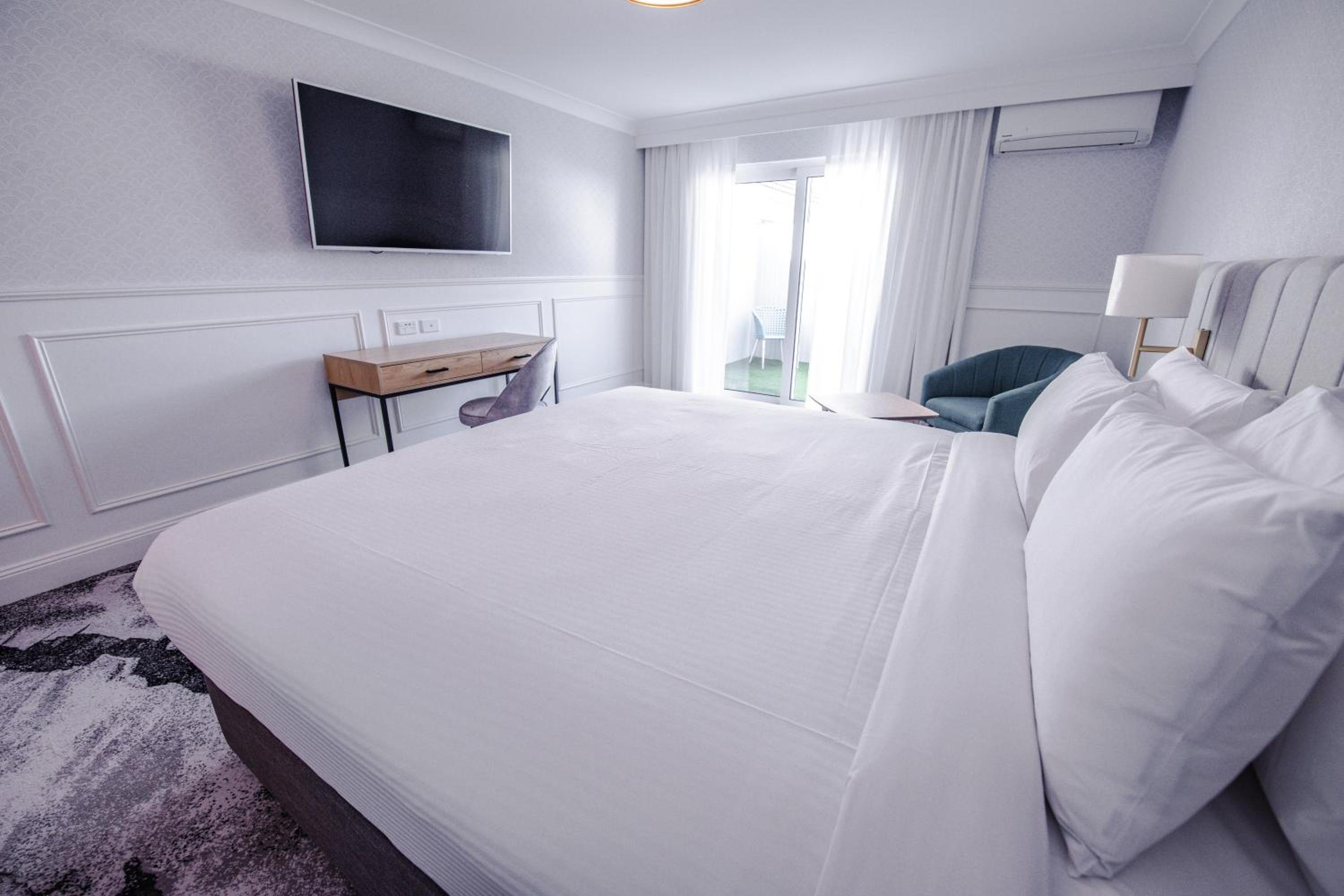 Wollongong Vacations - Comfort Inn Towradgi Beach - Property Image 4