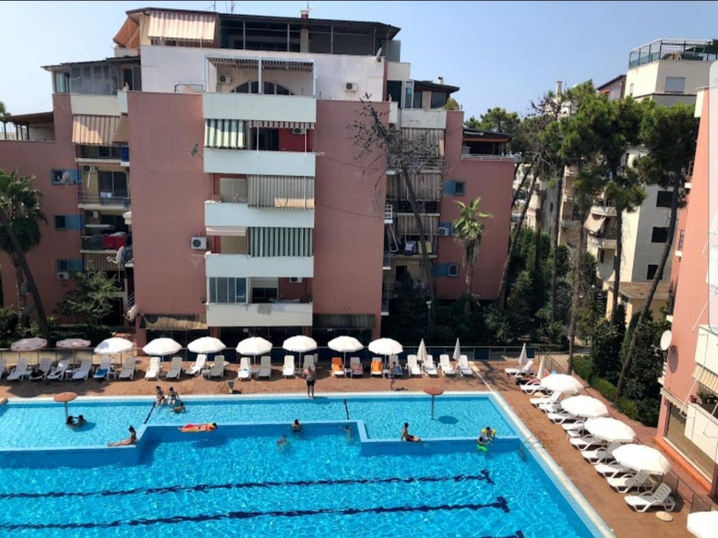 Apartament Emiri Golem