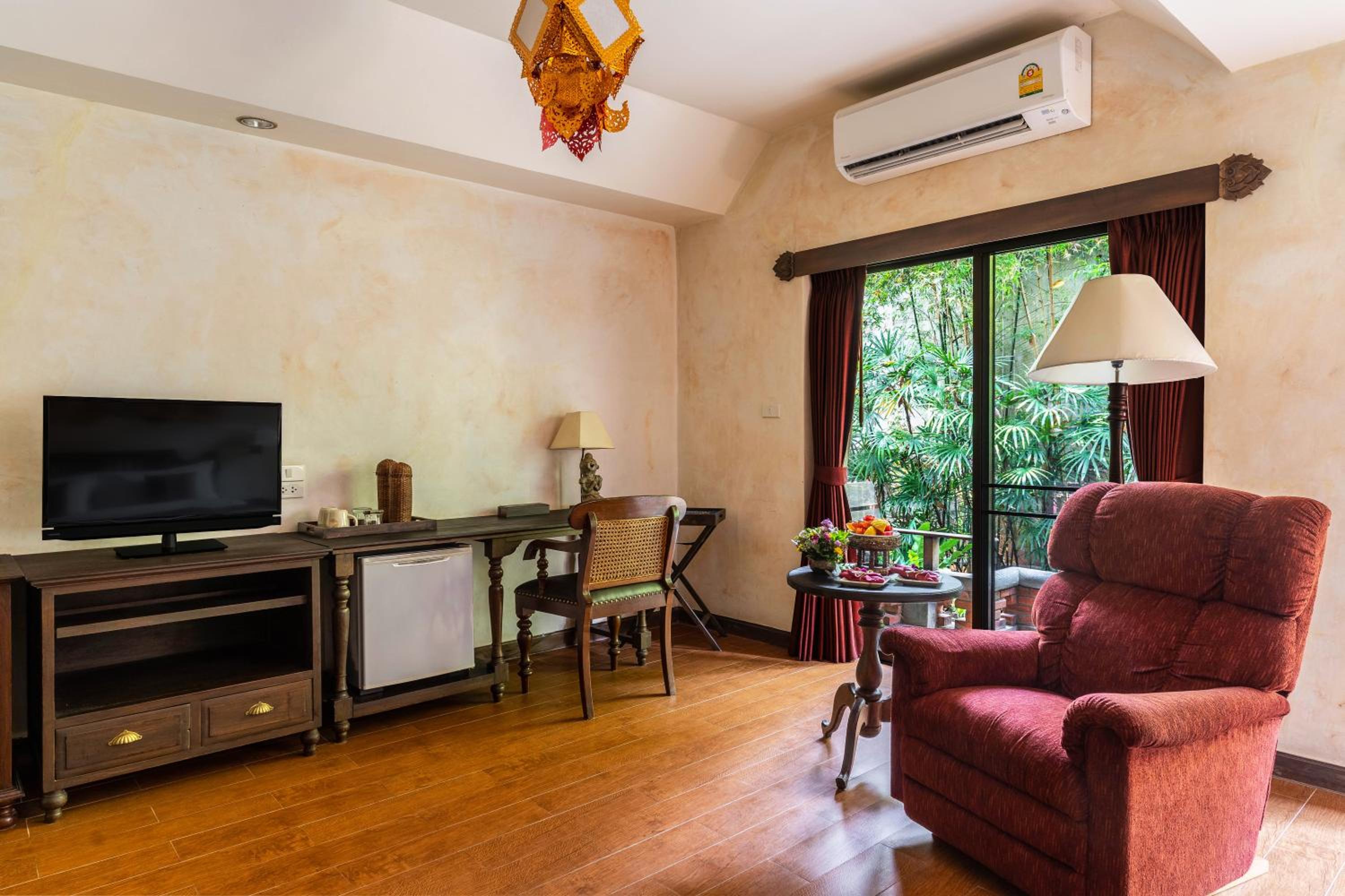 Yaang Come Village Hotel