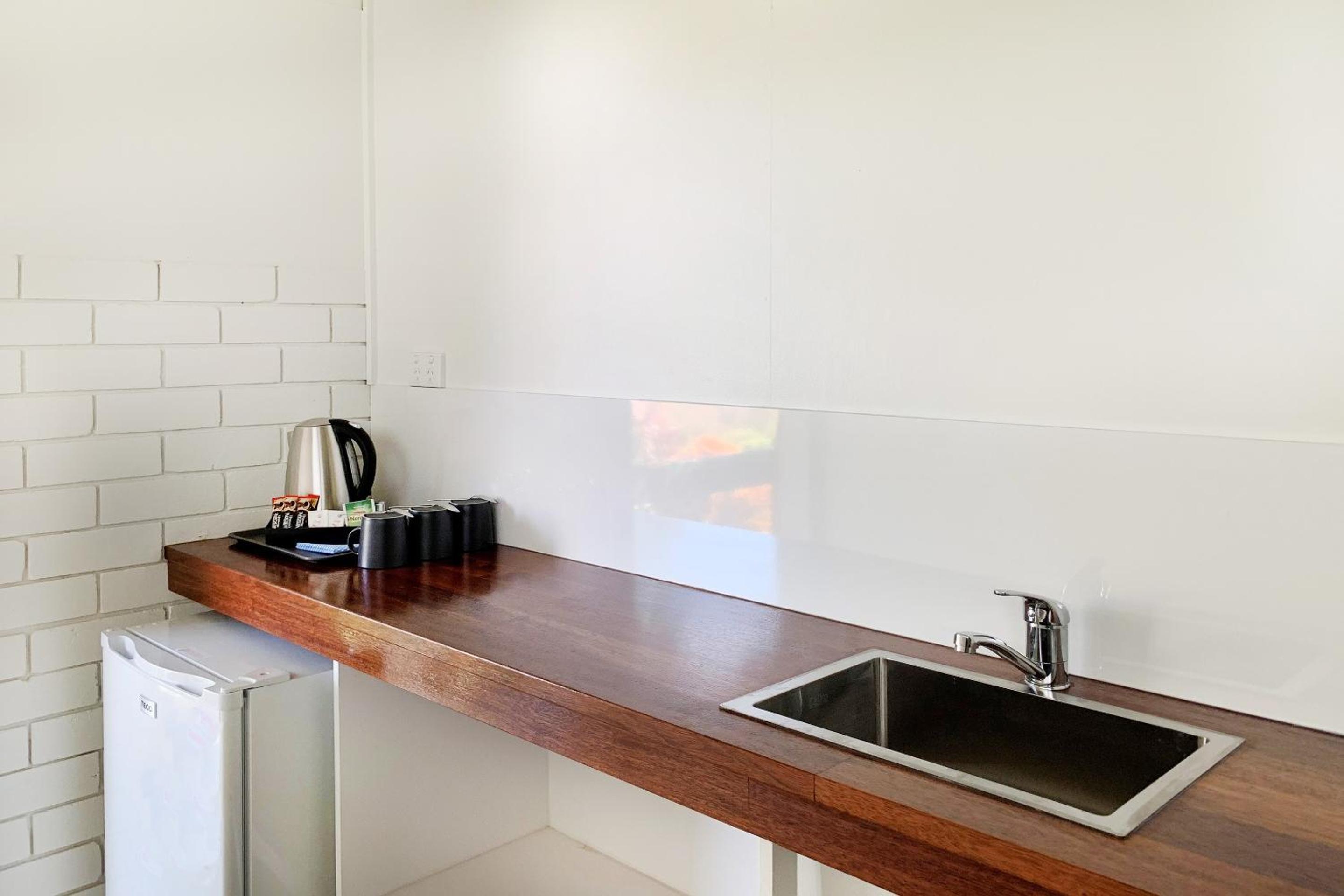 Airlie Beach Magnums - Adults Only