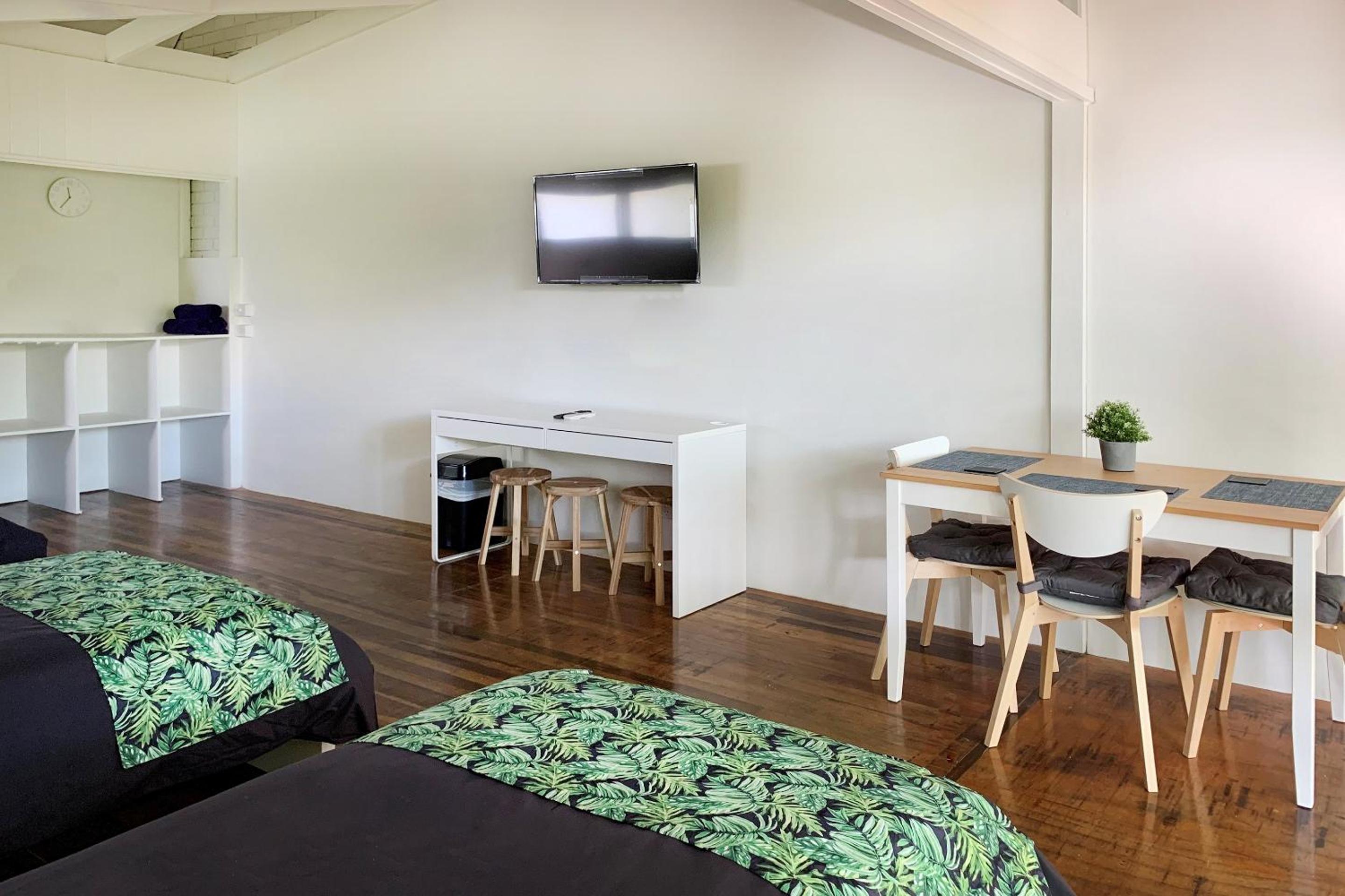 Airlie Beach Magnums - Adults Only