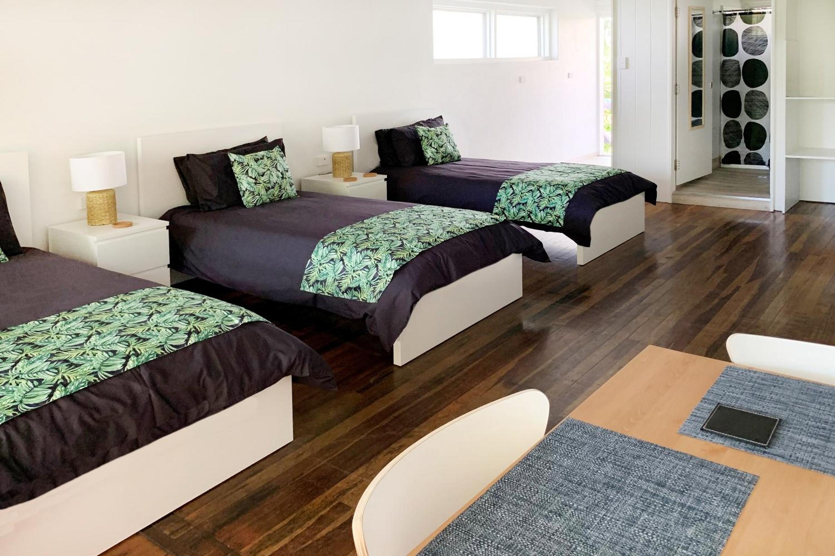 Airlie Beach Magnums - Adults Only