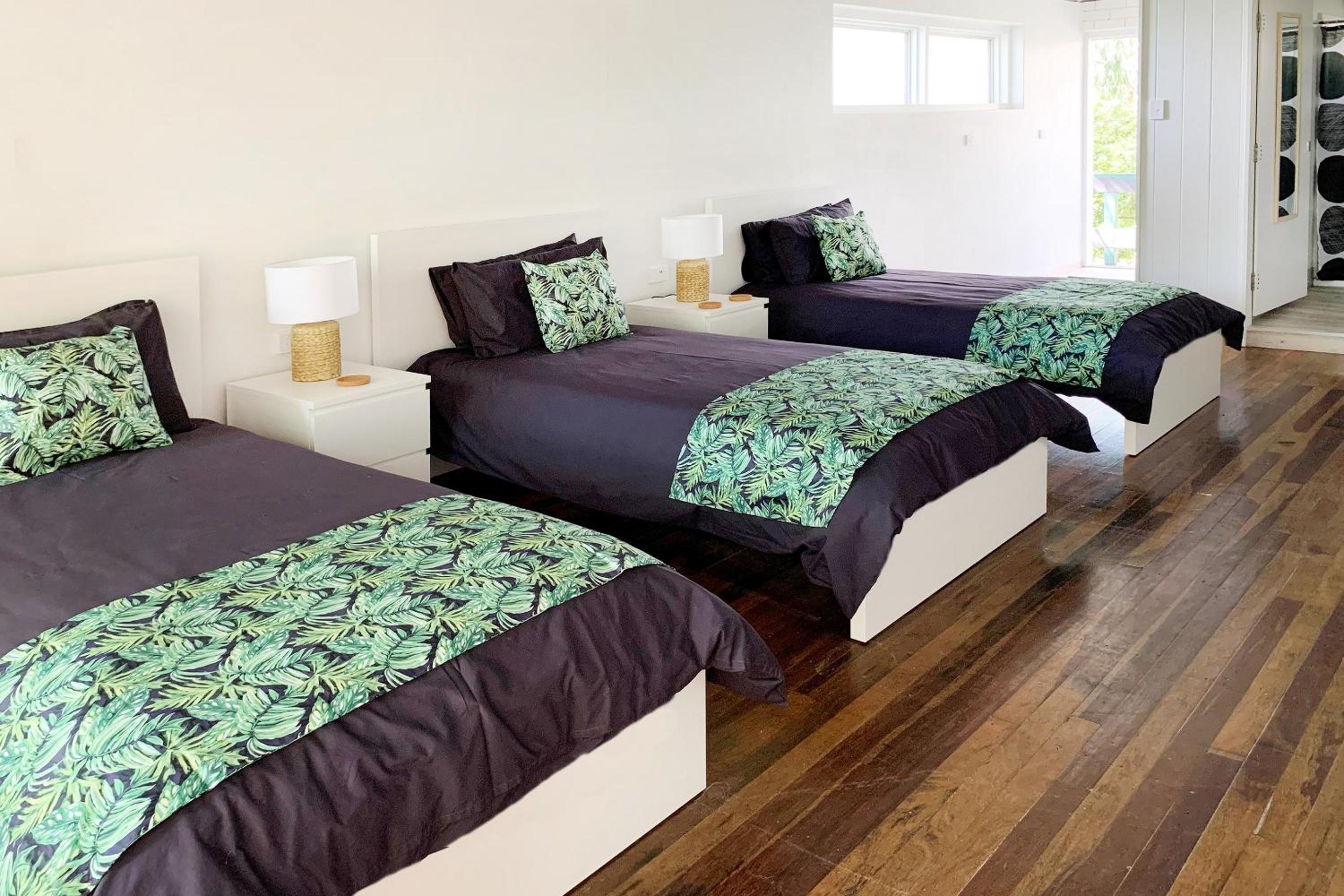 Airlie Beach Magnums - Adults Only