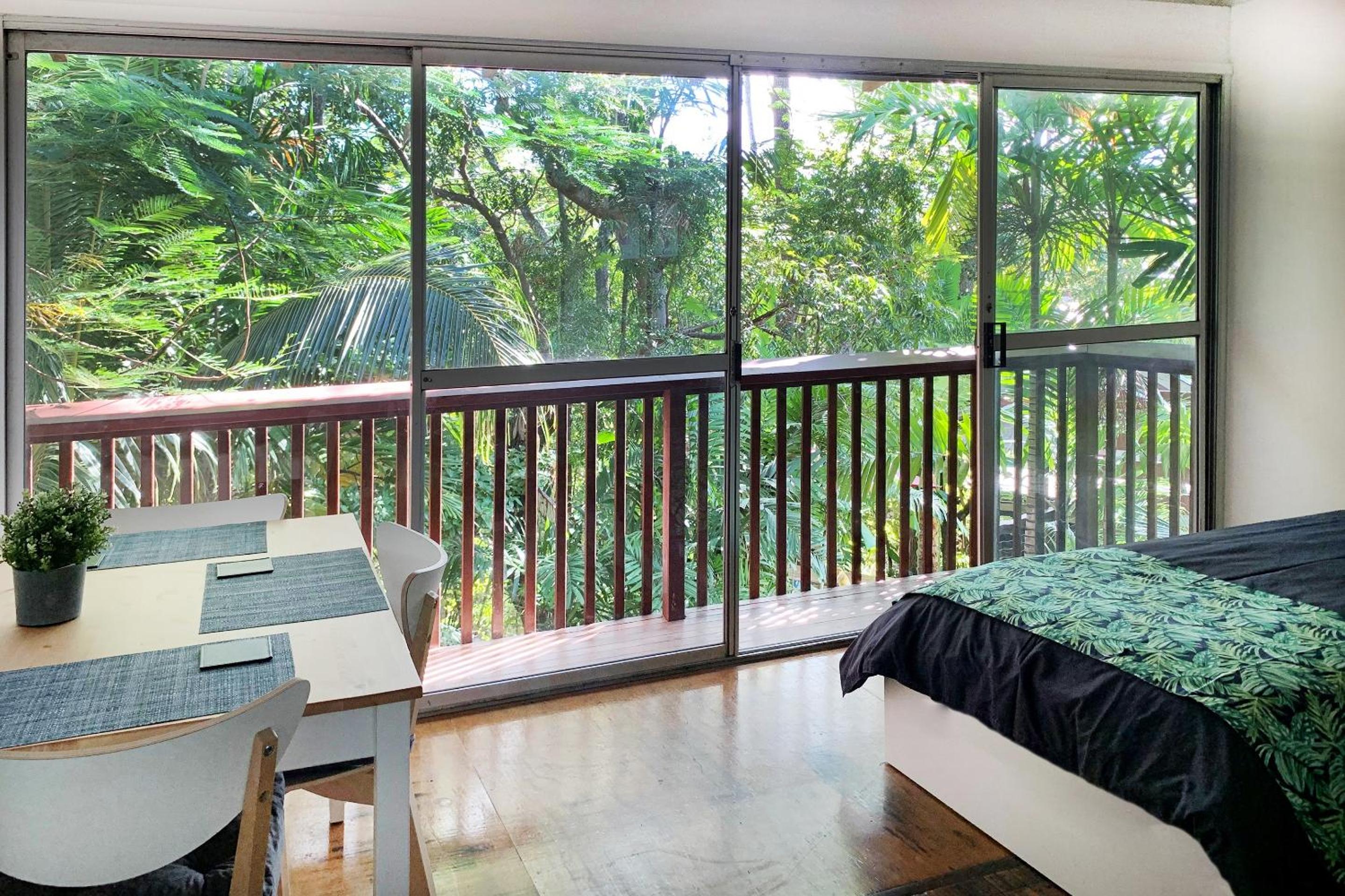 Airlie Beach Magnums - Adults Only