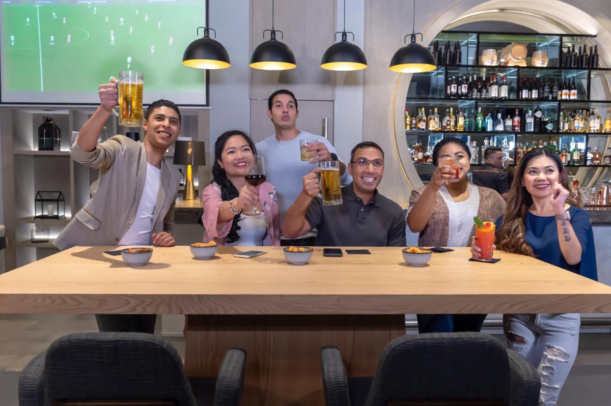 bar