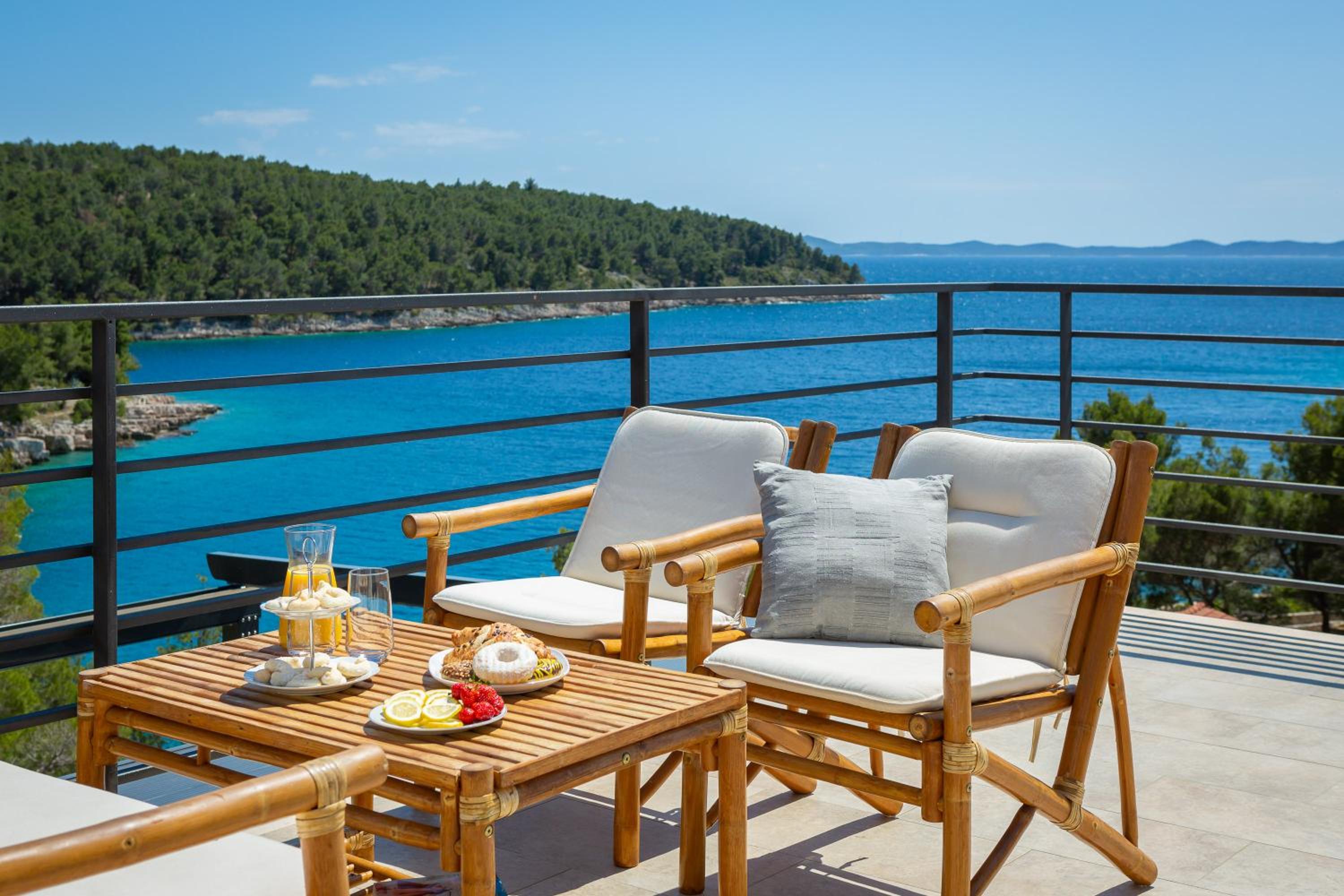 WATERFRONT SEA DREAM VILLA view 4